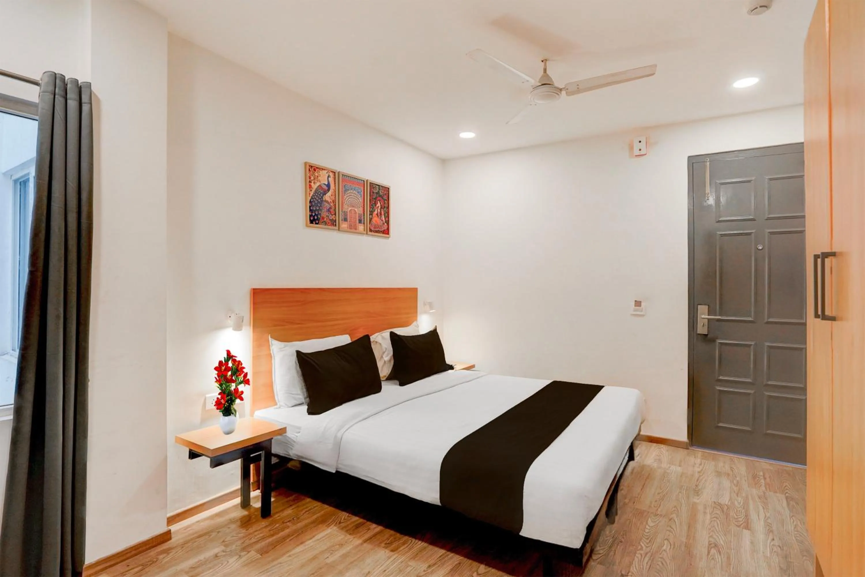 Triple Room with Bath - single occupancy in Super OYO Townhouse Deva Road Lucknow