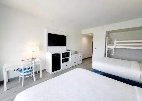 Family Double Room in ChartHouse Clearwater Beach Marina Hotel Family Double Room in ChartHouse Clearwater Beach Marina Hotel