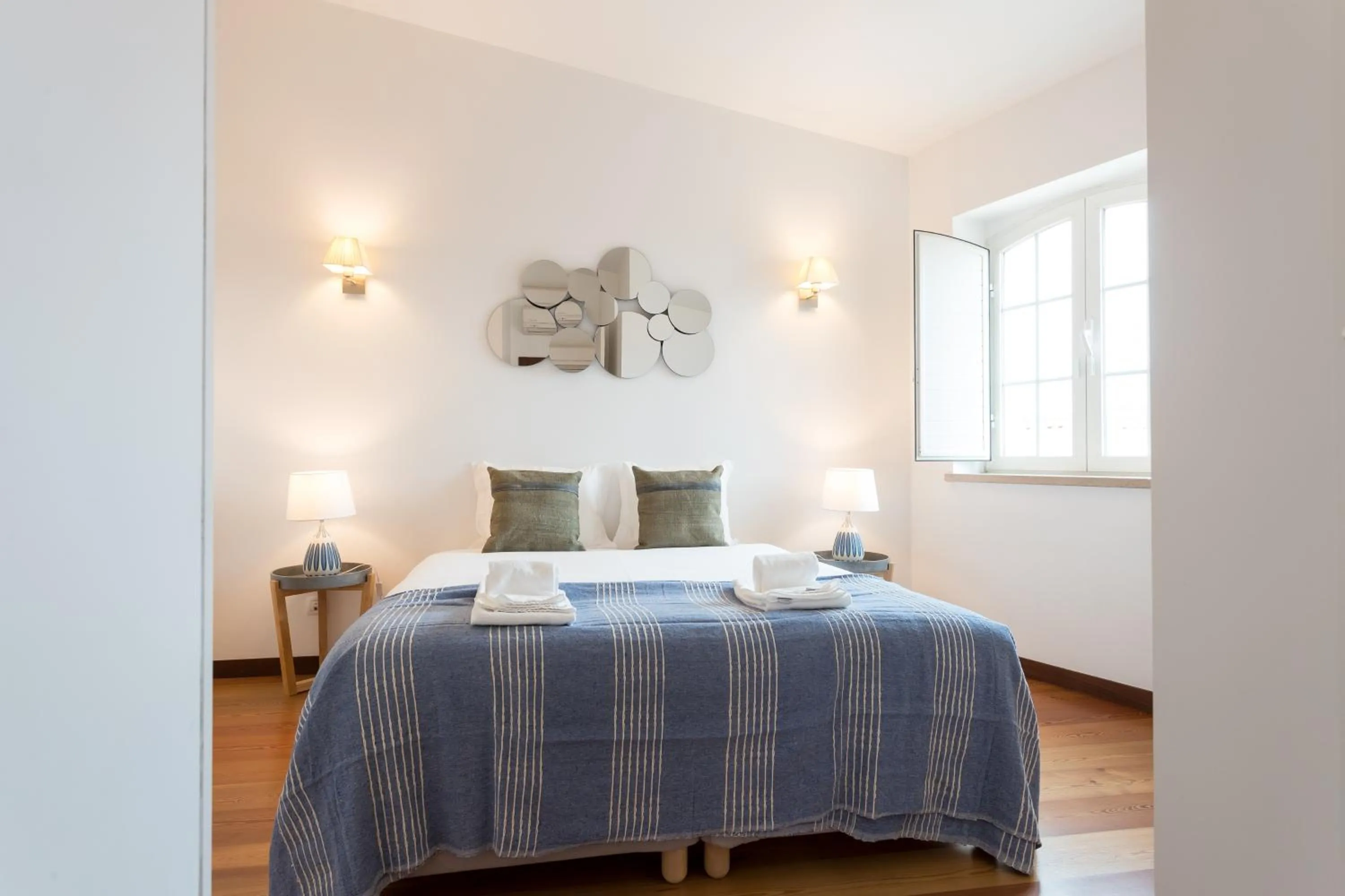 Alfama Modern Two Bedroom Apartment w River View and Parking by LU Holidays
