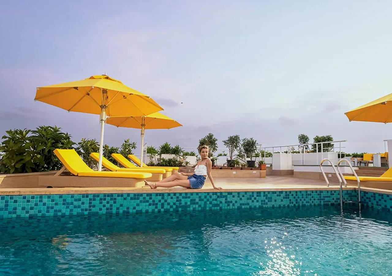 Swimming pool in Bloom Hub l WEH Andheri