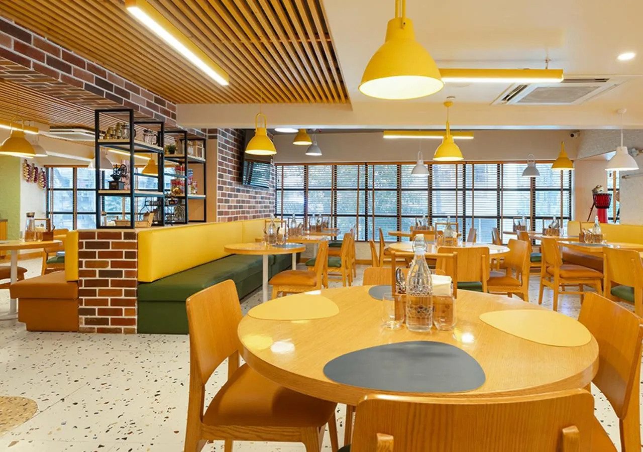 Restaurant/places to eat in Bloom Hub l WEH Andheri