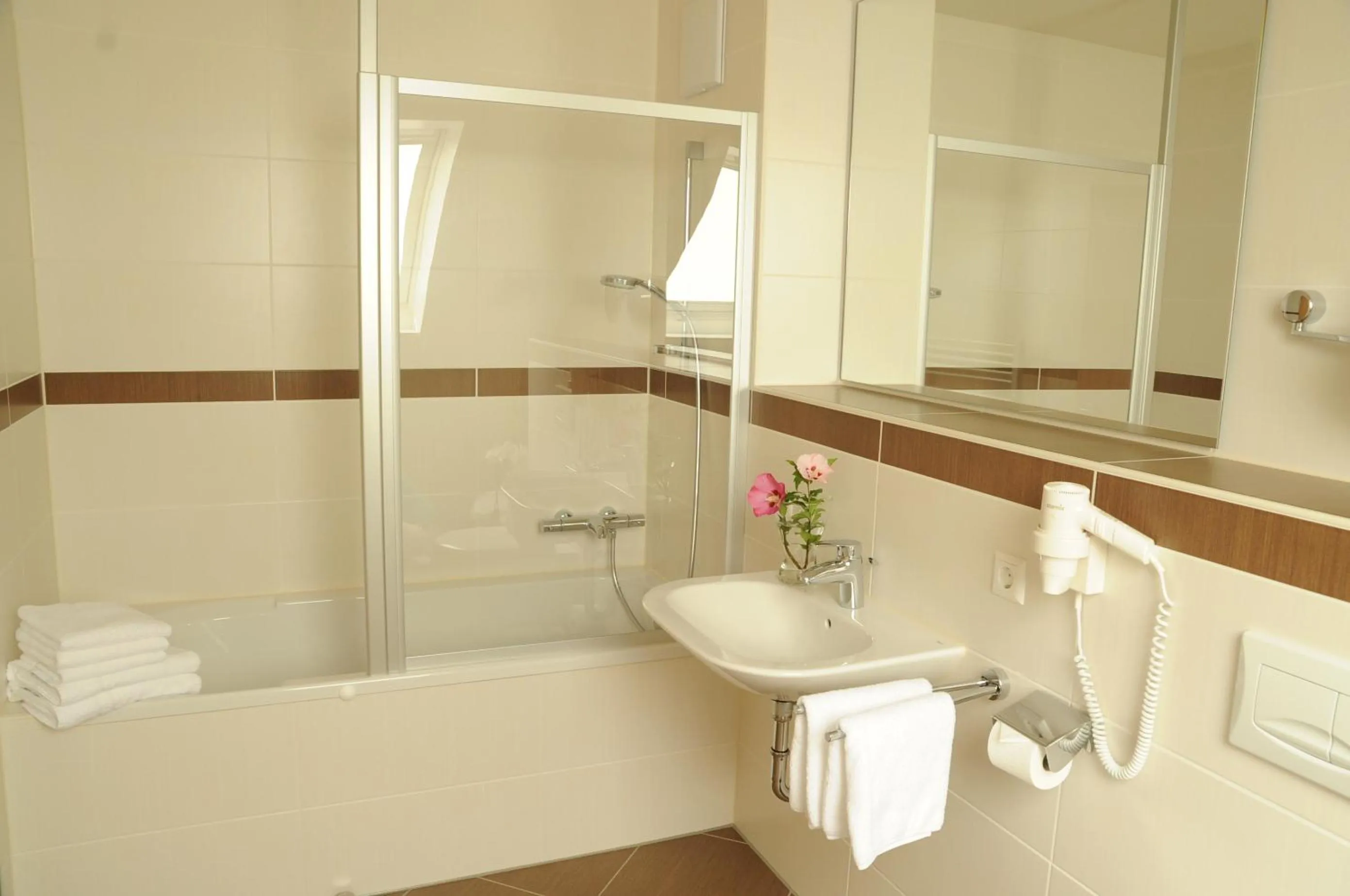 Bathroom in Beierleins Hotel & Catering GMBH