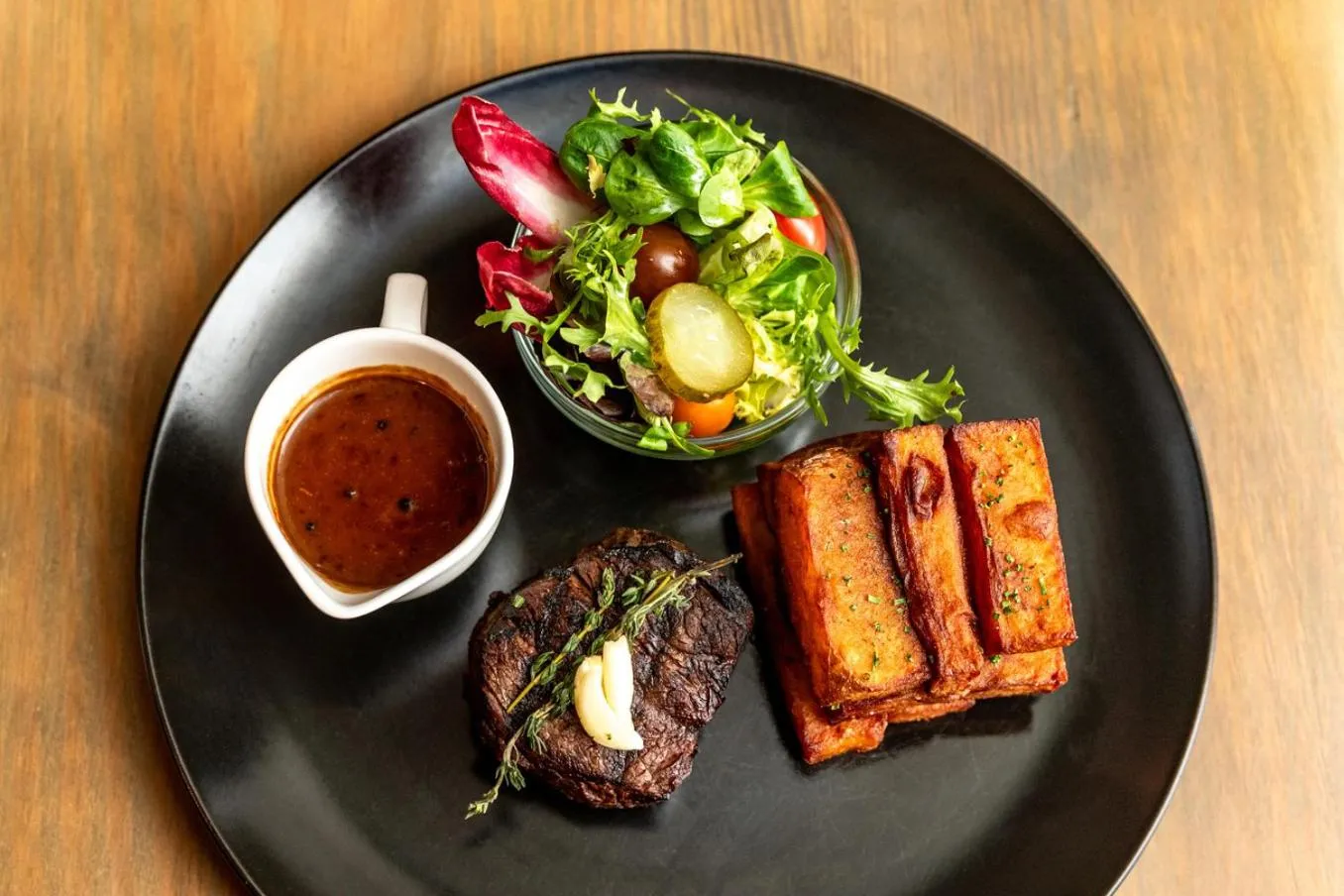 Restaurant/places to eat in The Shankly Hotel