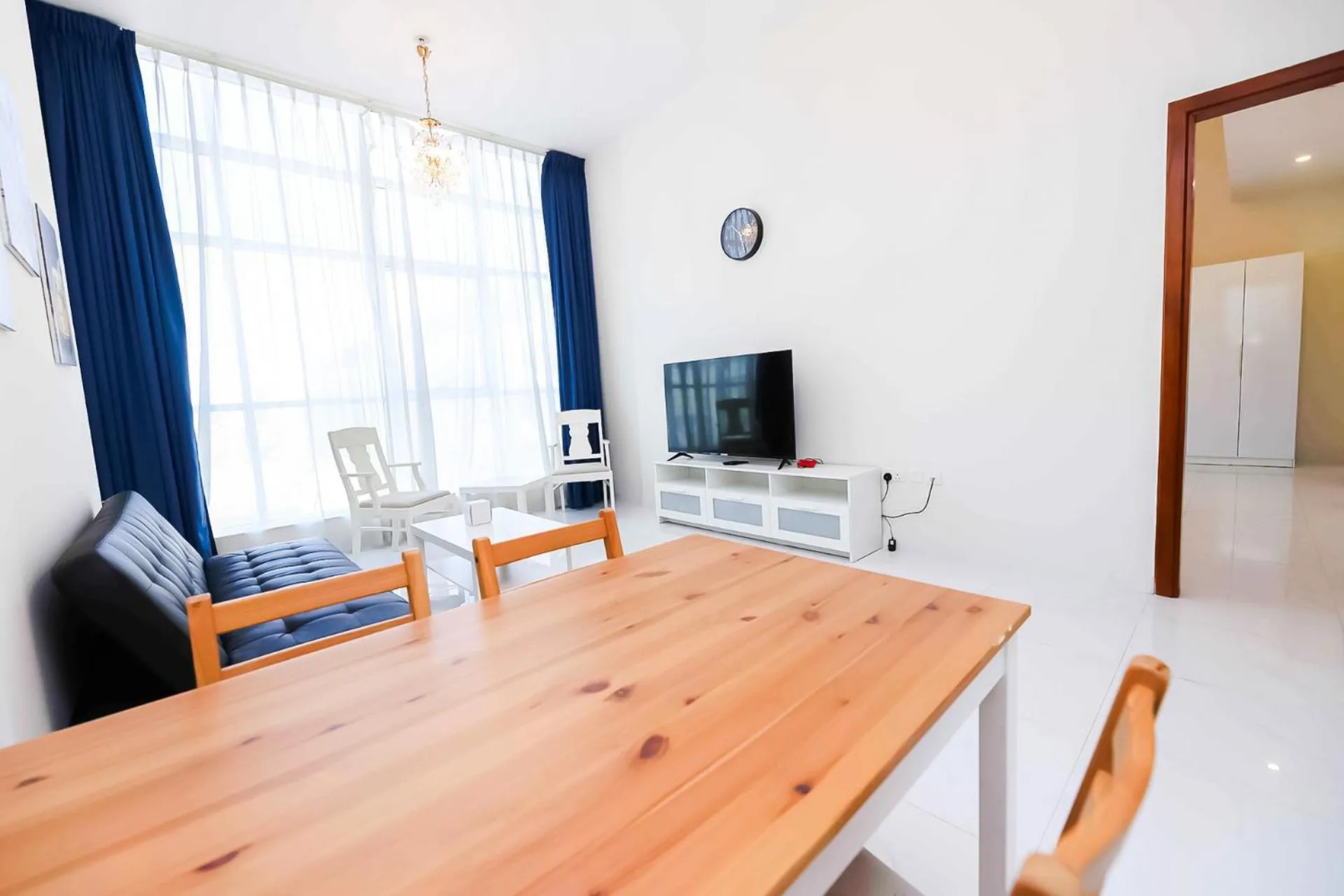 Communal lounge/ TV room in MK Residence JVC