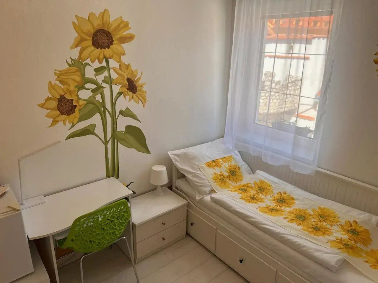 Single Room with Bathroom - single occupancy in U svatého Urbana Single Room with Bathroom - single occupancy in U svatého Urbana