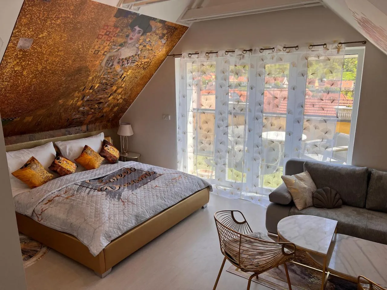 Double Room with Patio - single occupancy in U svatého Urbana