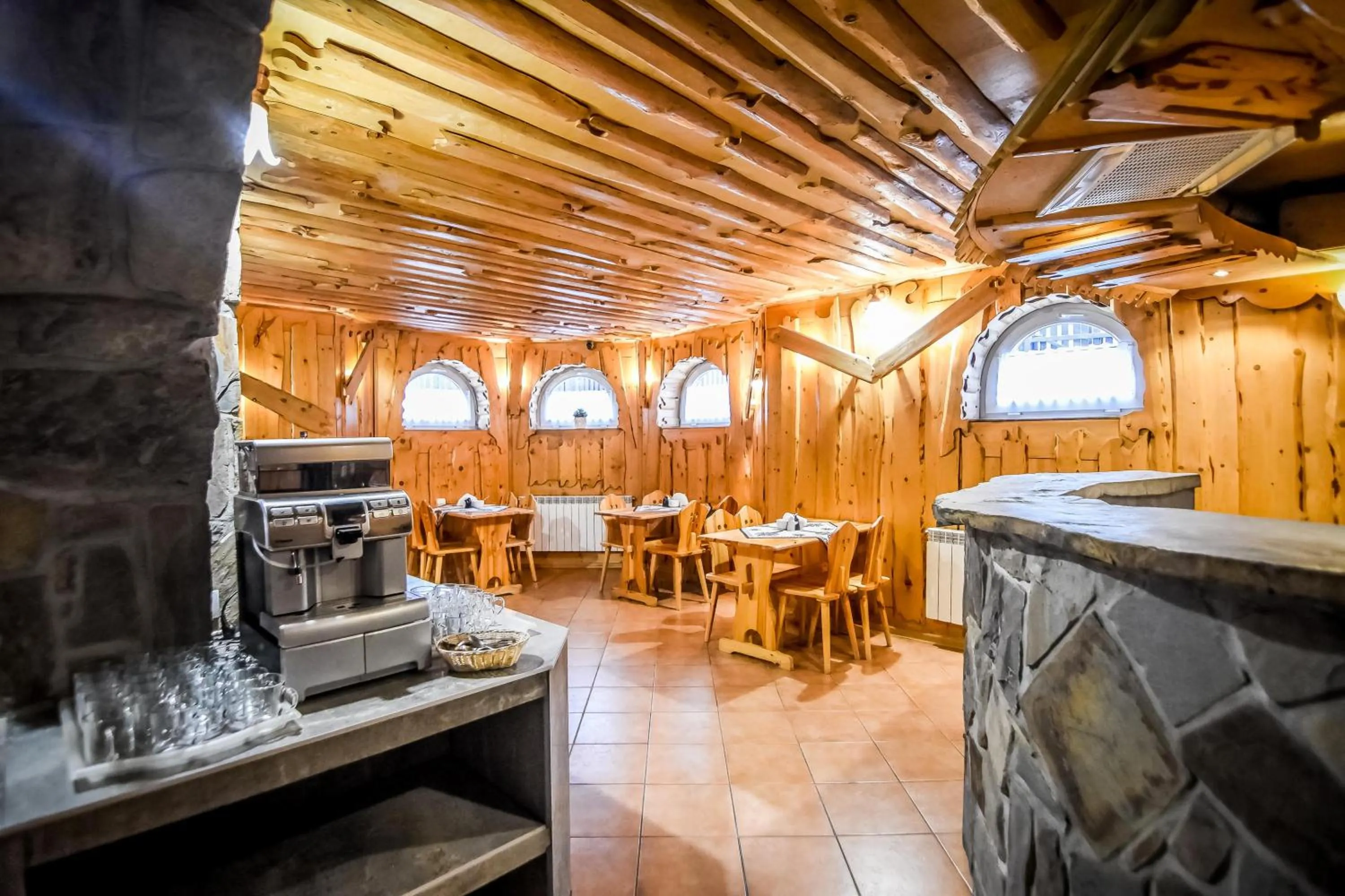 Restaurant/places to eat in Willa Znana