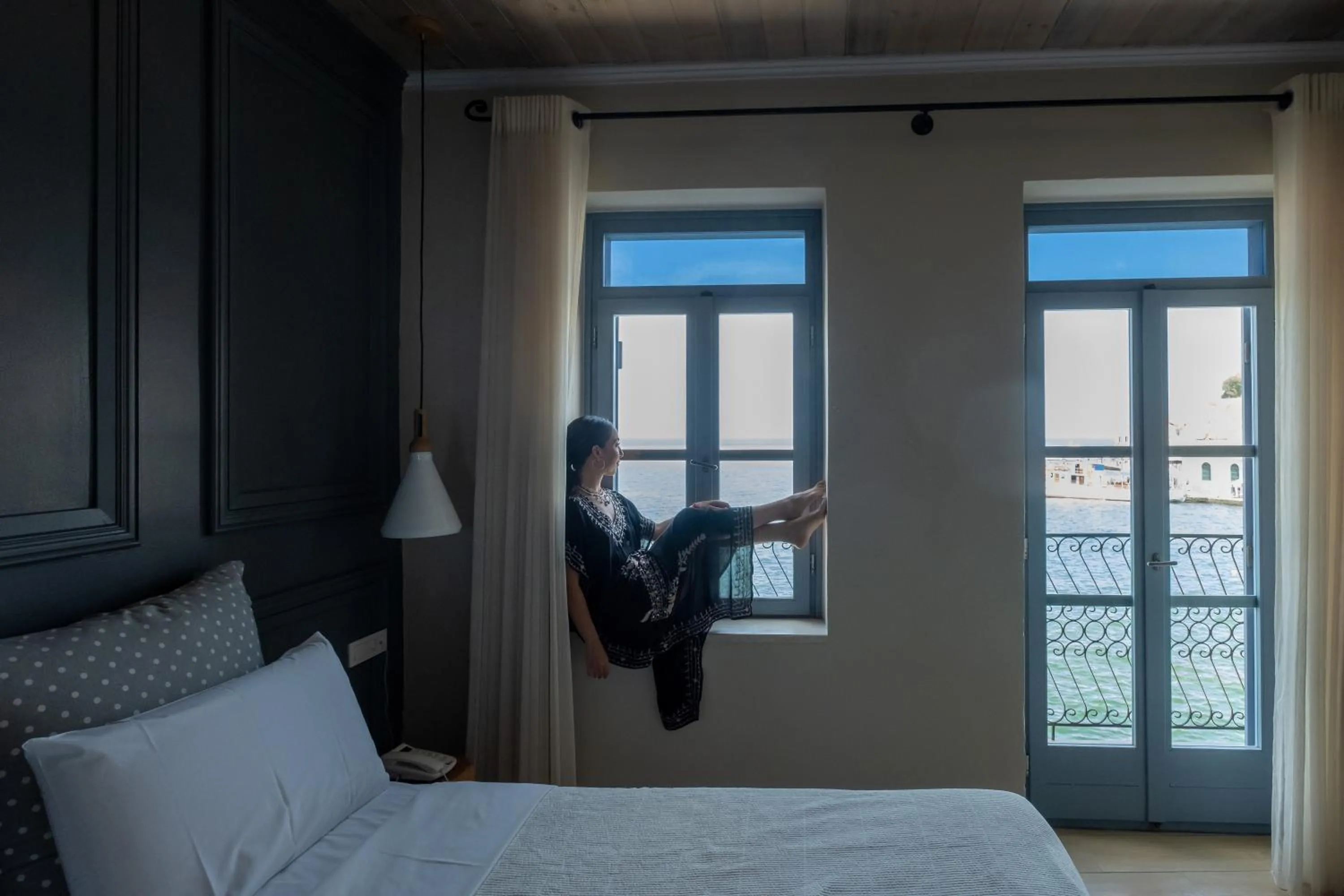 Photo of the whole room, Bed in Elia Zampeliou Hotel