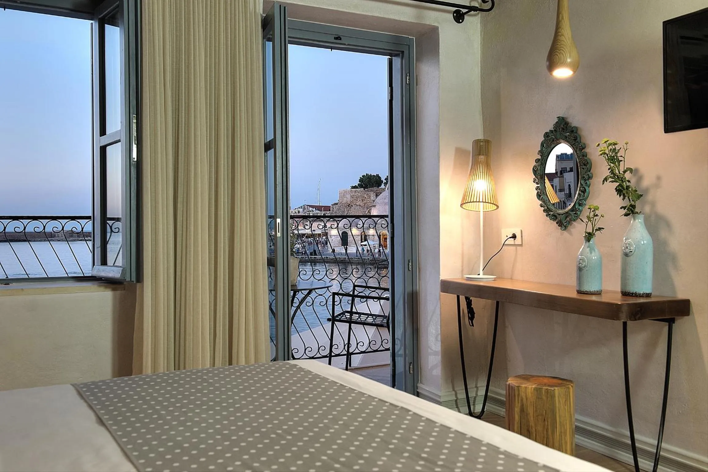 Balcony/Terrace, Bed in Elia Zampeliou Hotel