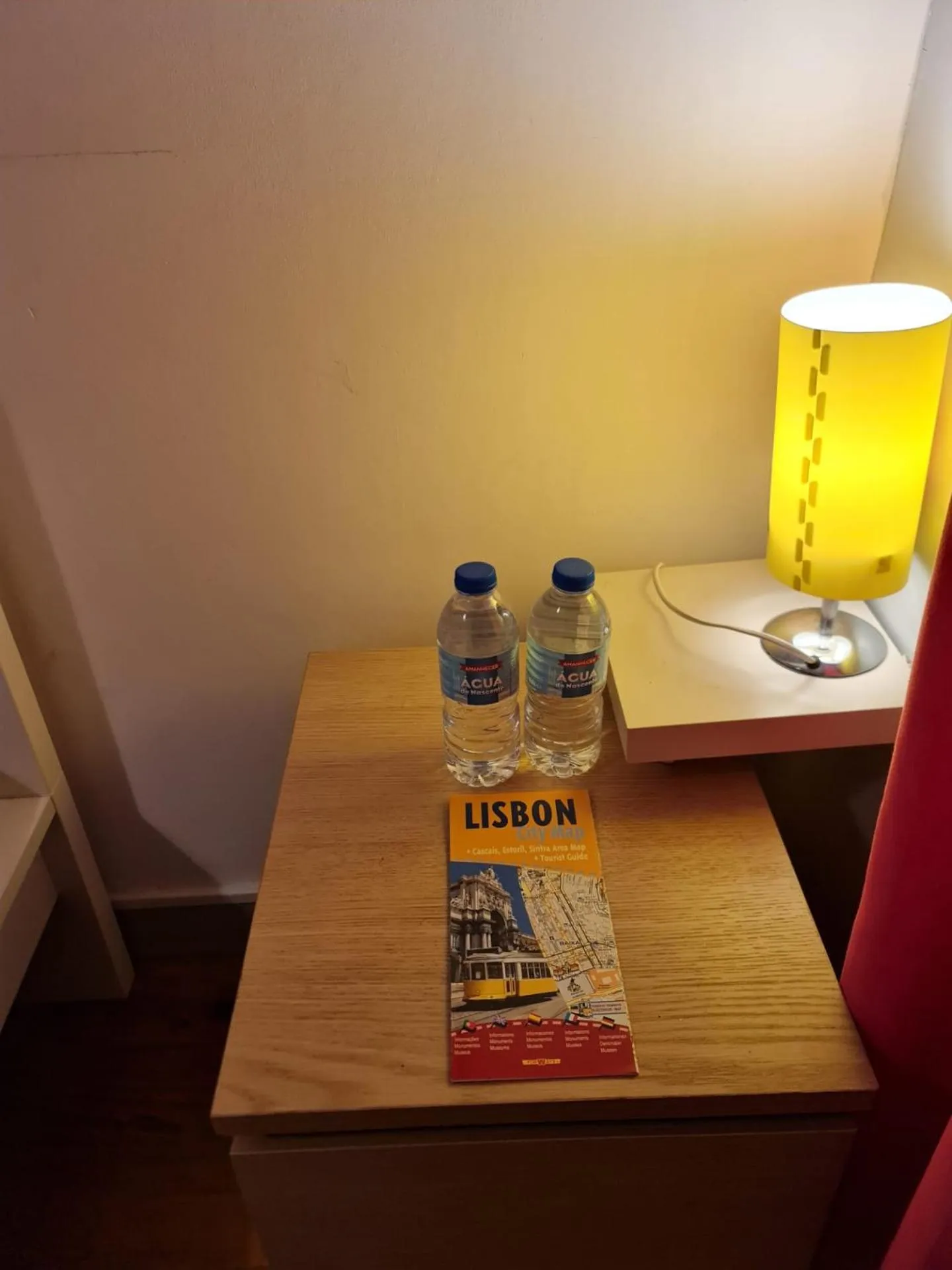 Shangri-La Hostel Anjos