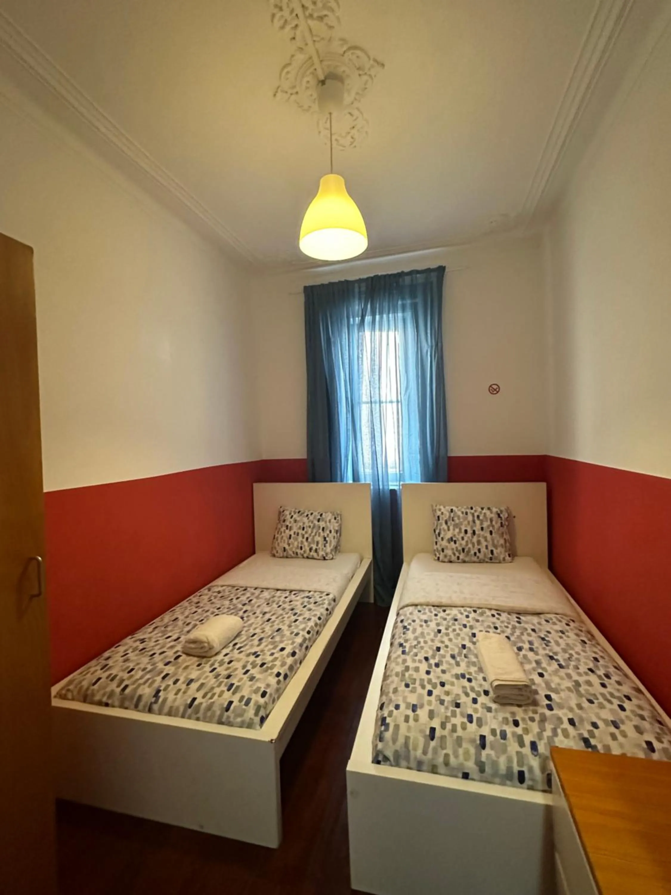 Bed in Shangri-La Hostel Anjos