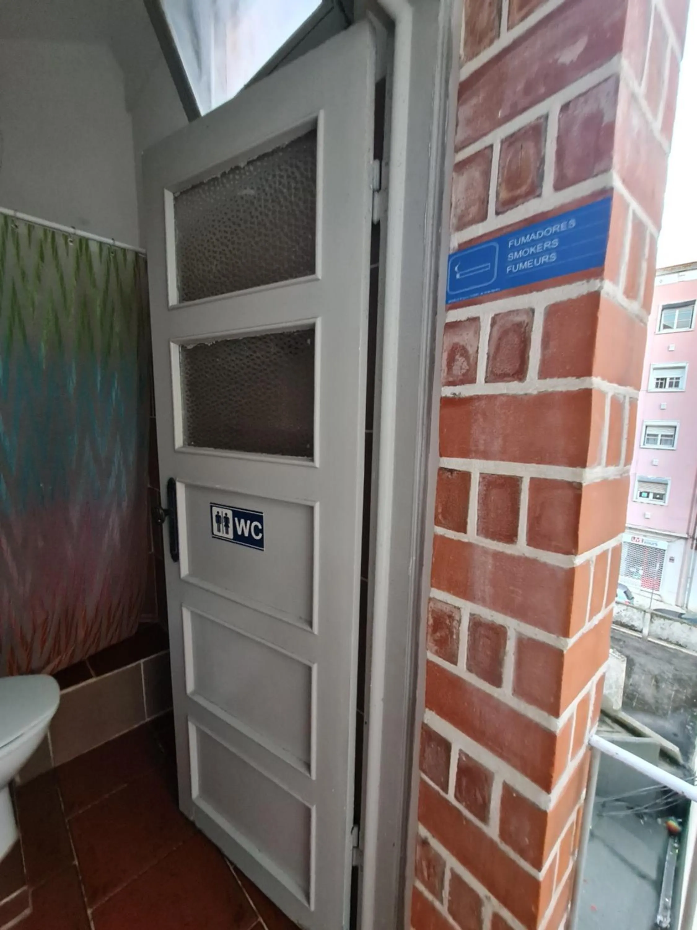 Shangri-La Hostel Anjos