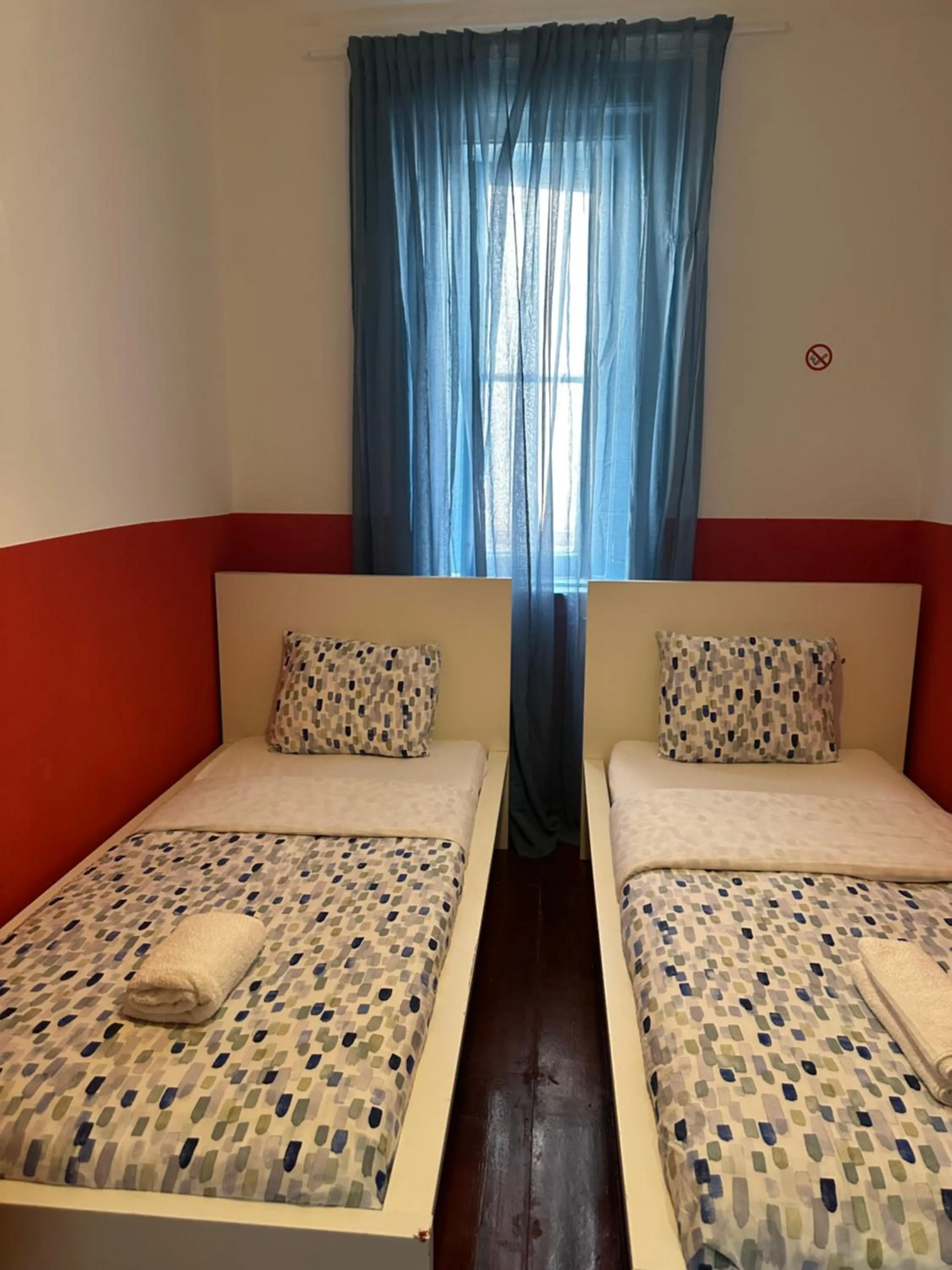 Bed in Shangri-La Hostel Anjos