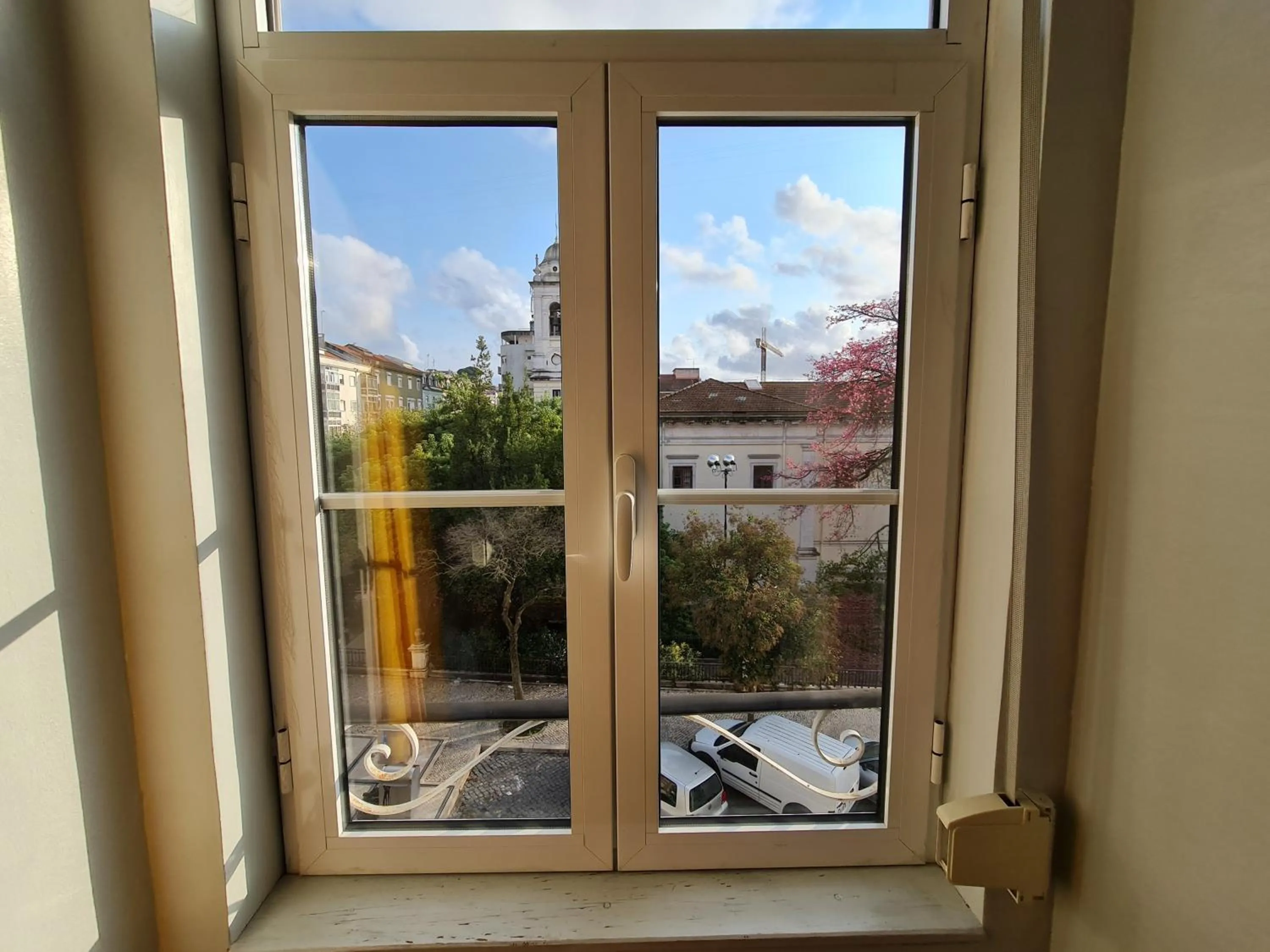 Shangri-La Hostel Anjos