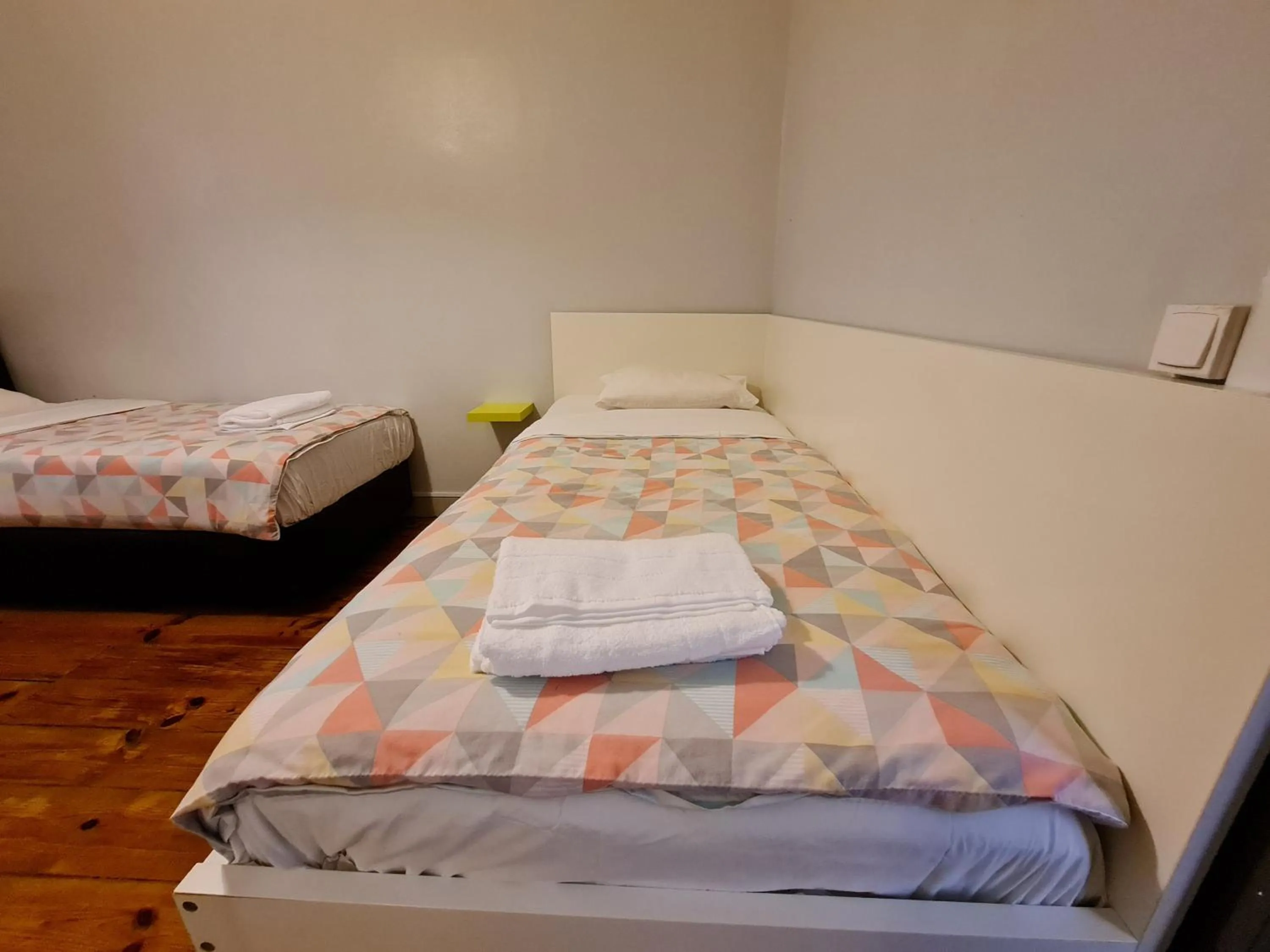 Bed in Shangri-La Hostel Anjos