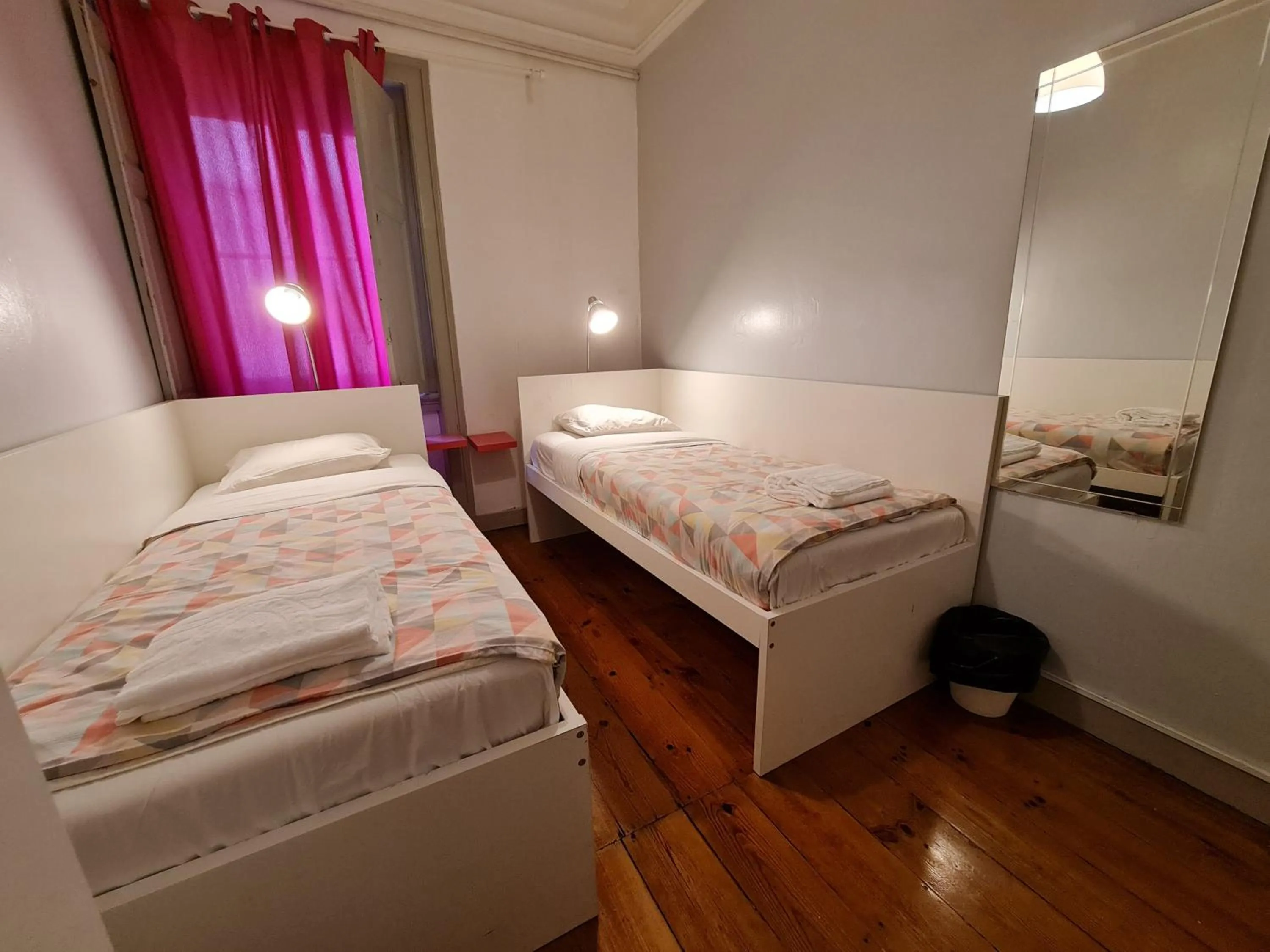 Bed in Shangri-La Hostel Anjos