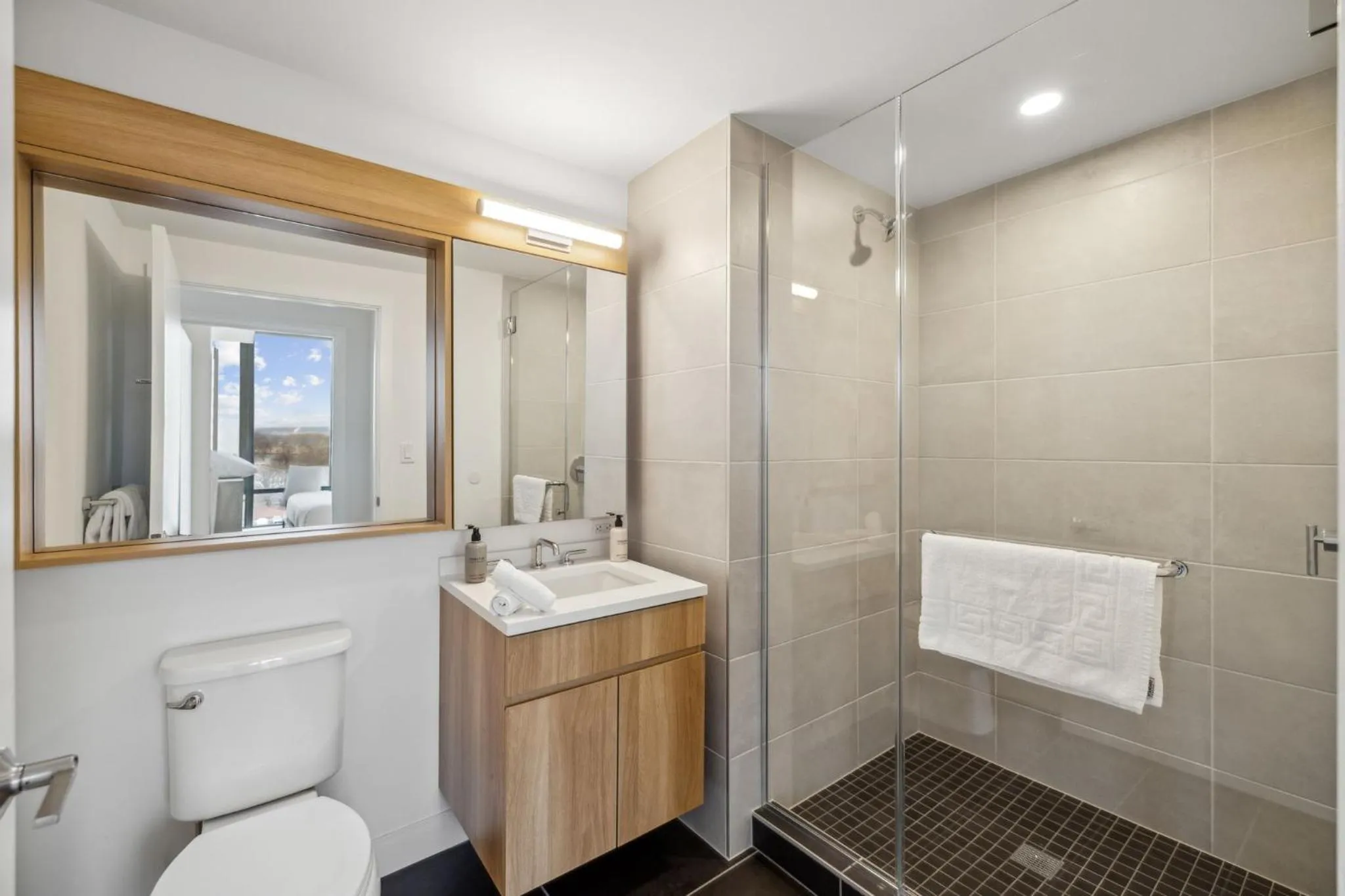 Bathroom in Placemakr Buzzard Point