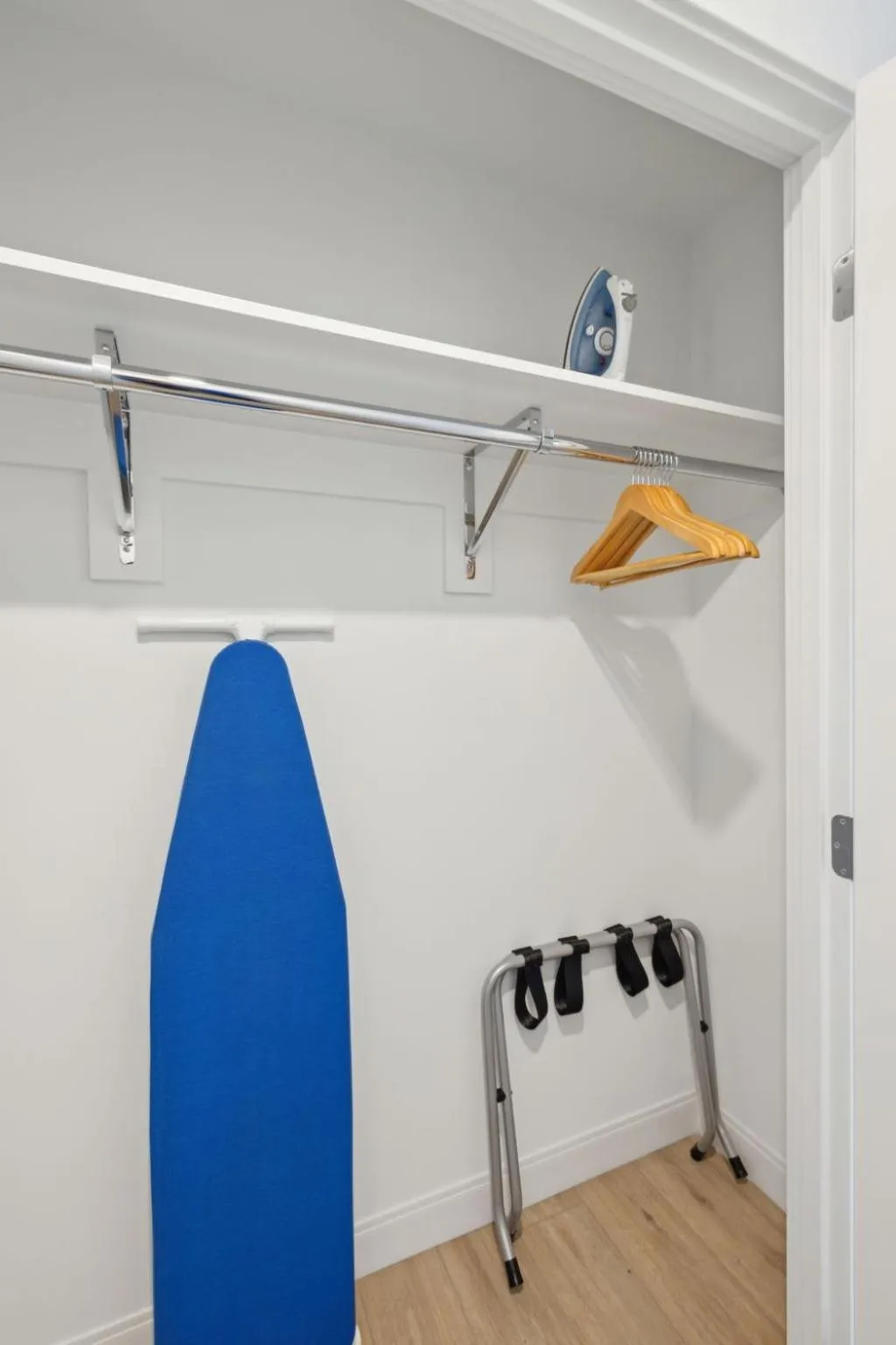 wardrobe in Placemakr Buzzard Point