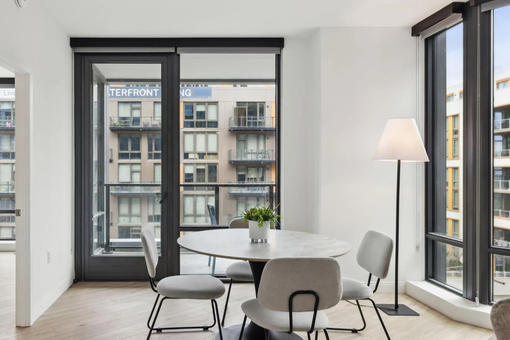 Dining area in Placemakr Buzzard Point