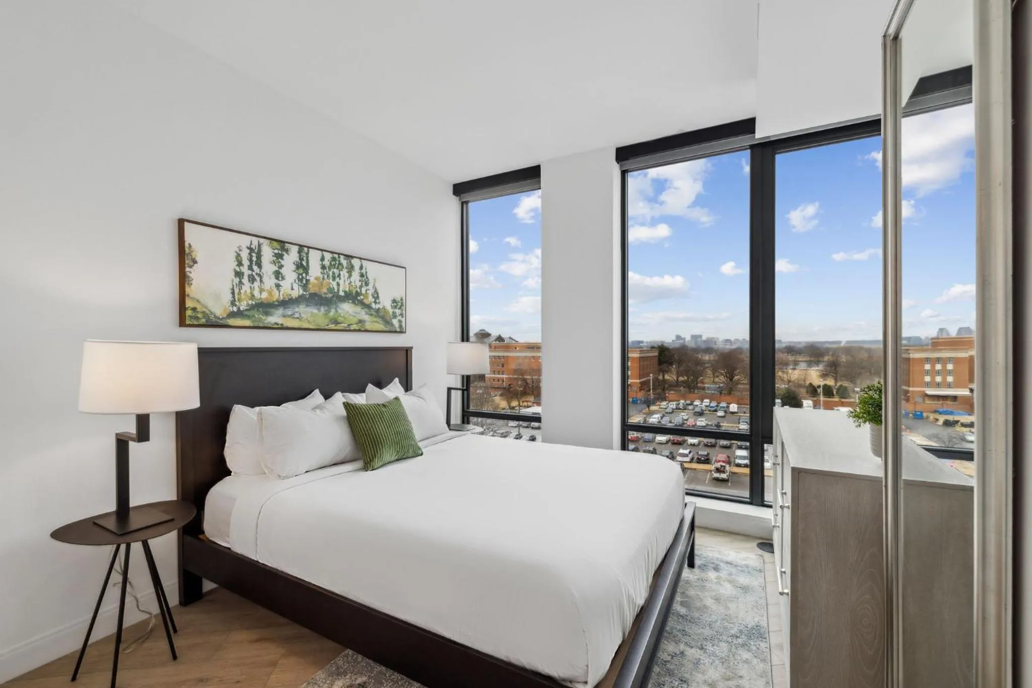 View (from property/room), Bed in Placemakr Buzzard Point