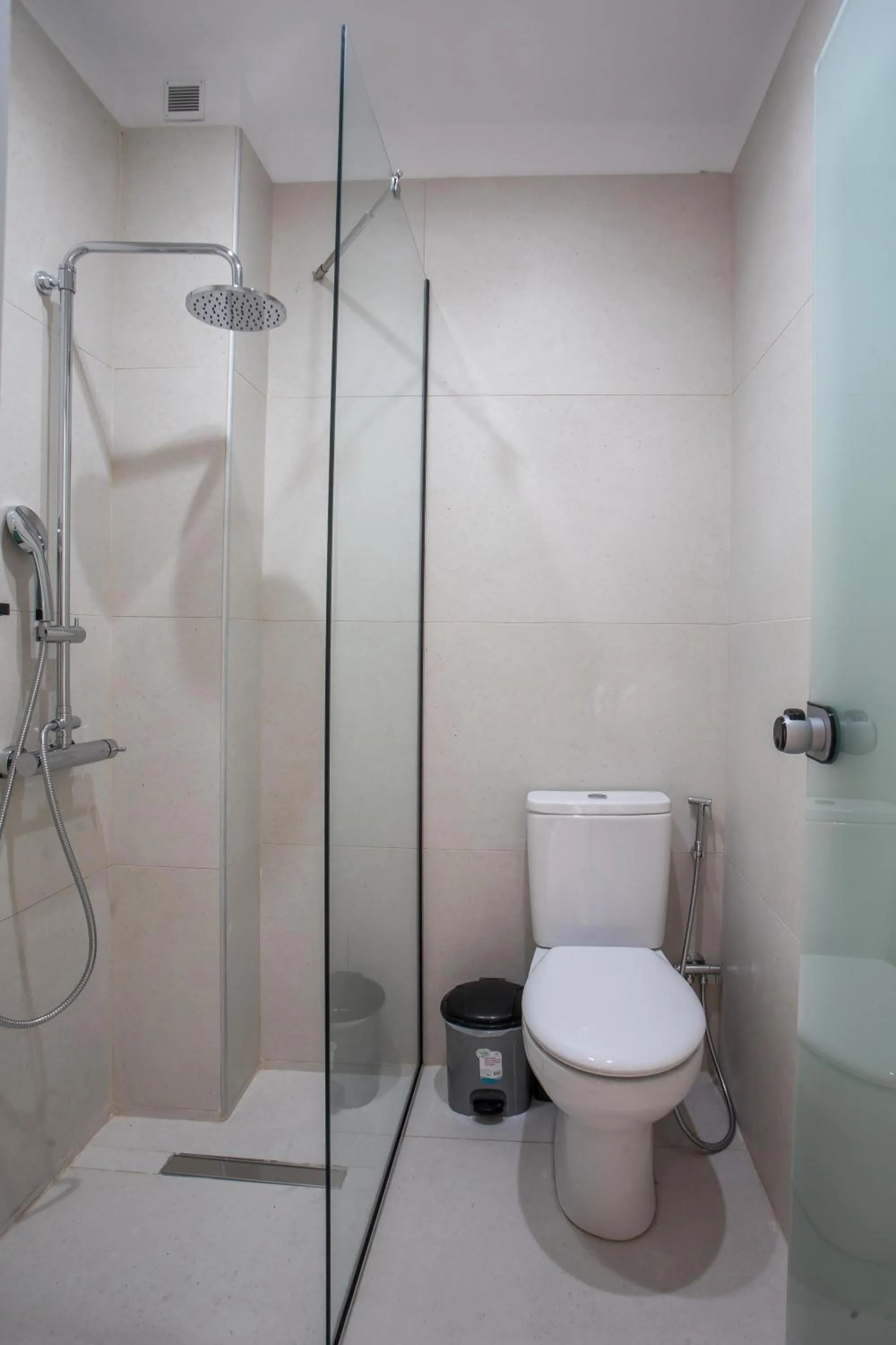 Bathroom in Nikos BnB