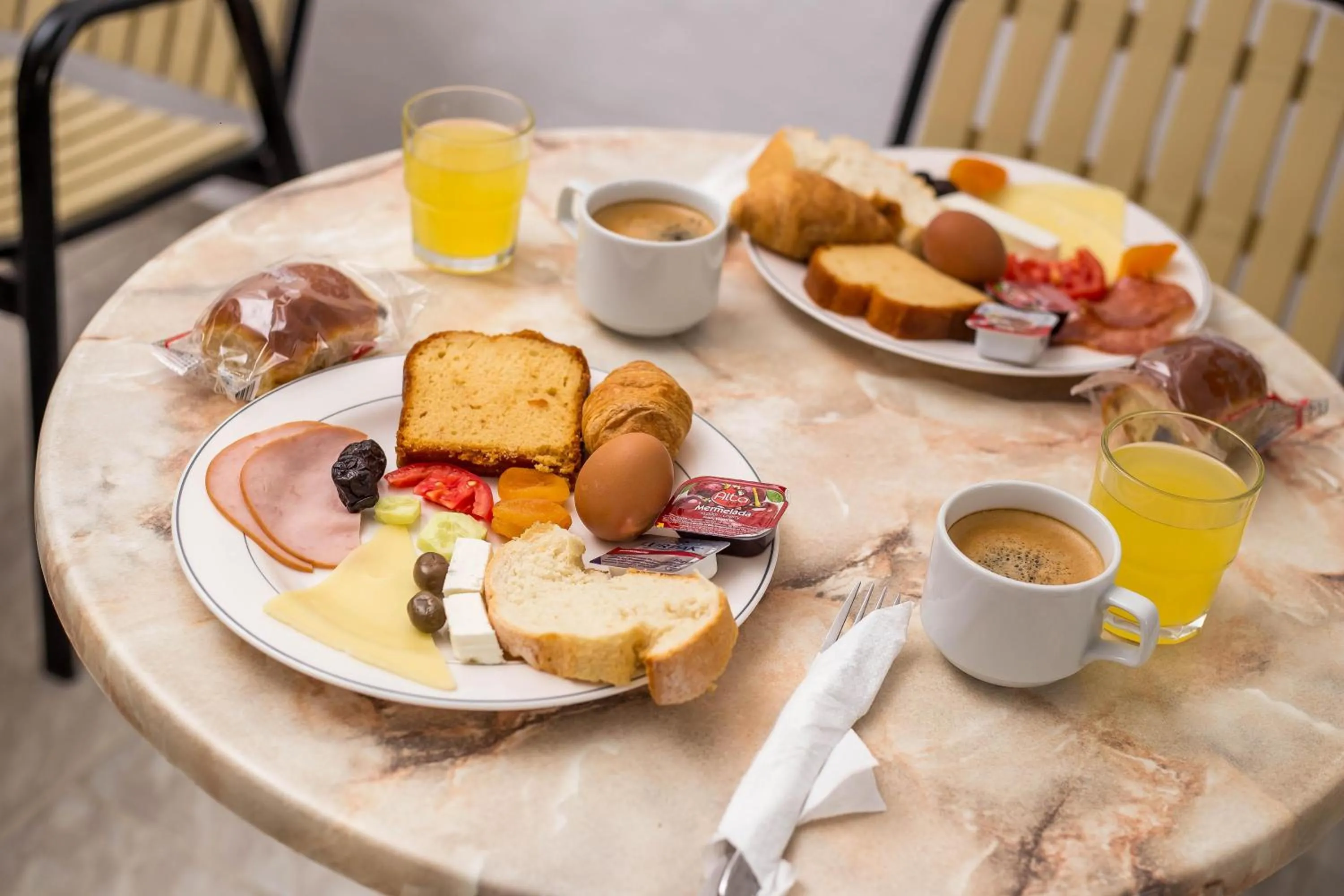 Photo of the whole room in Nikos BnB