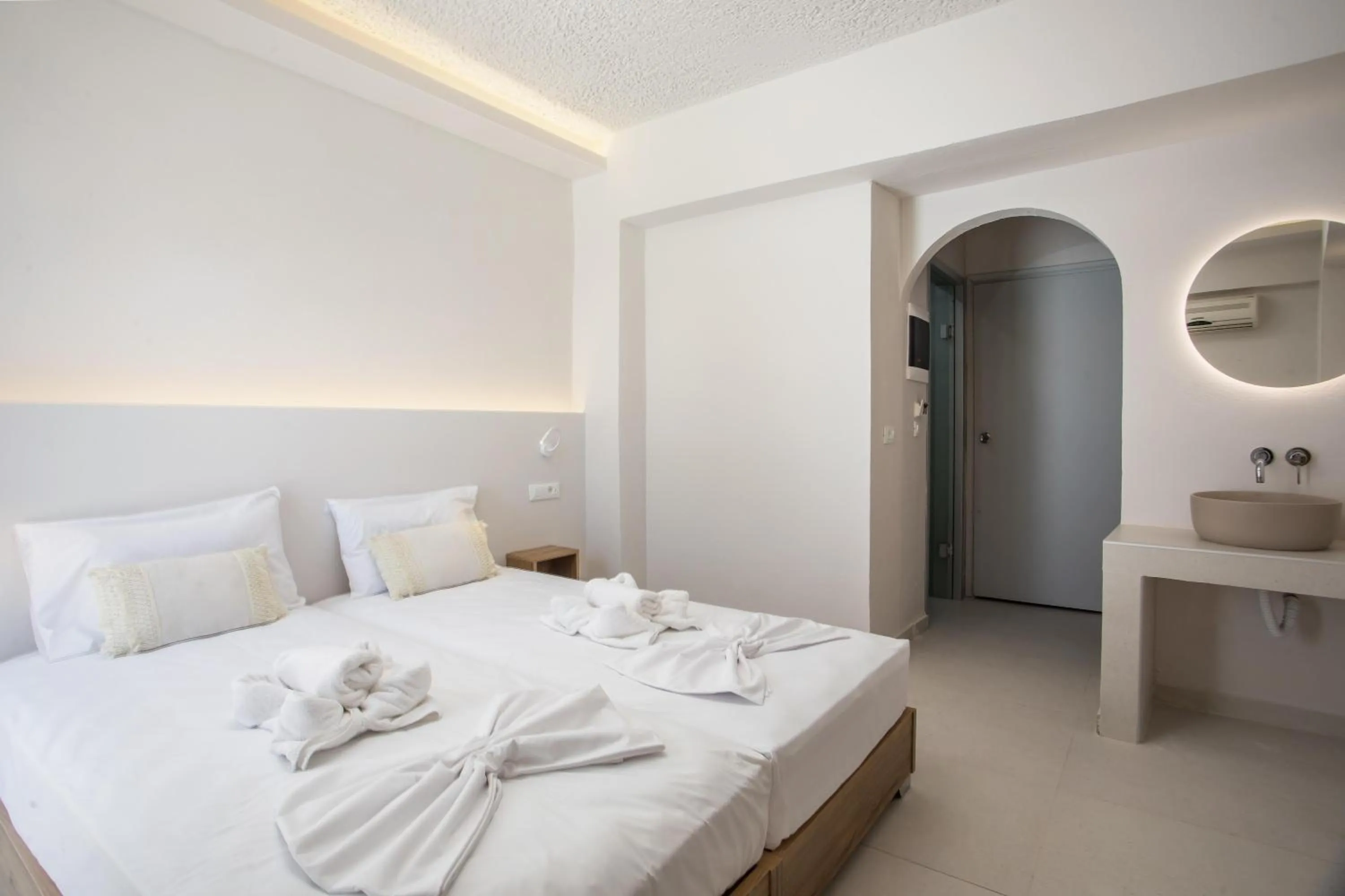 Photo of the whole room in Nikos BnB