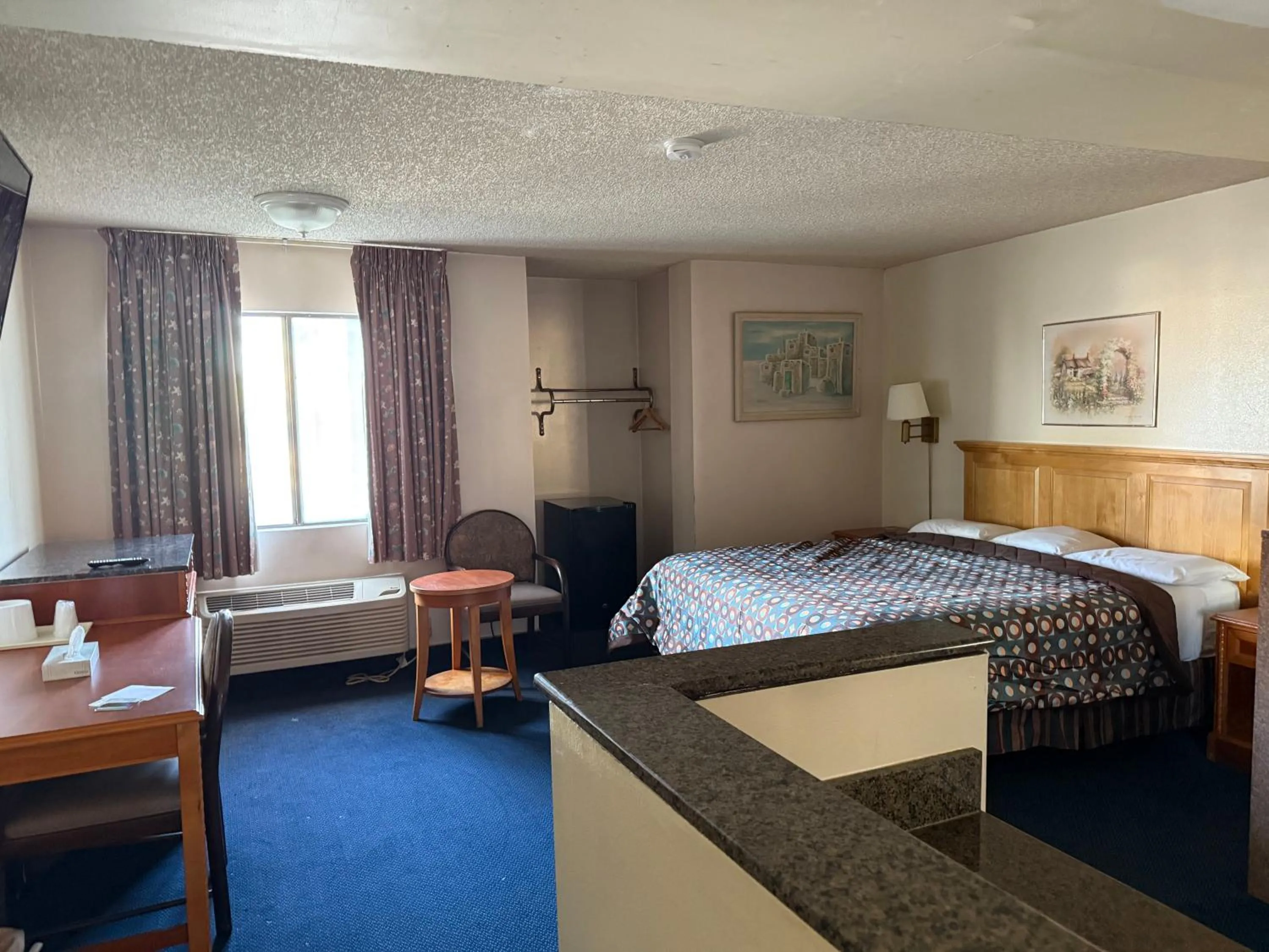 Bed in Fiesta Inn Los Angeles - Bell Gardens