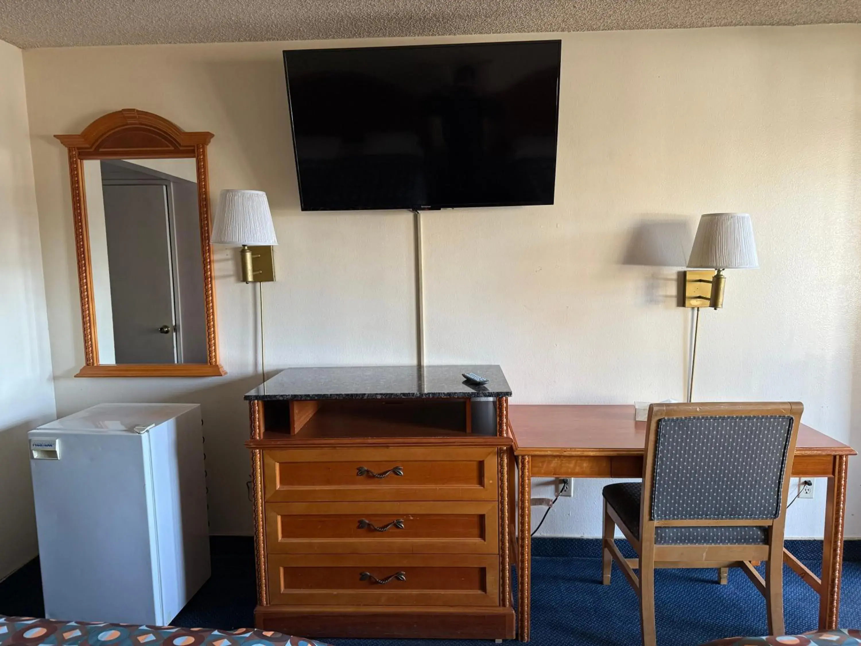 Standard Double Room in Fiesta Inn Los Angeles - Bell Gardens Standard Double Room in Fiesta Inn Los Angeles - Bell Gardens