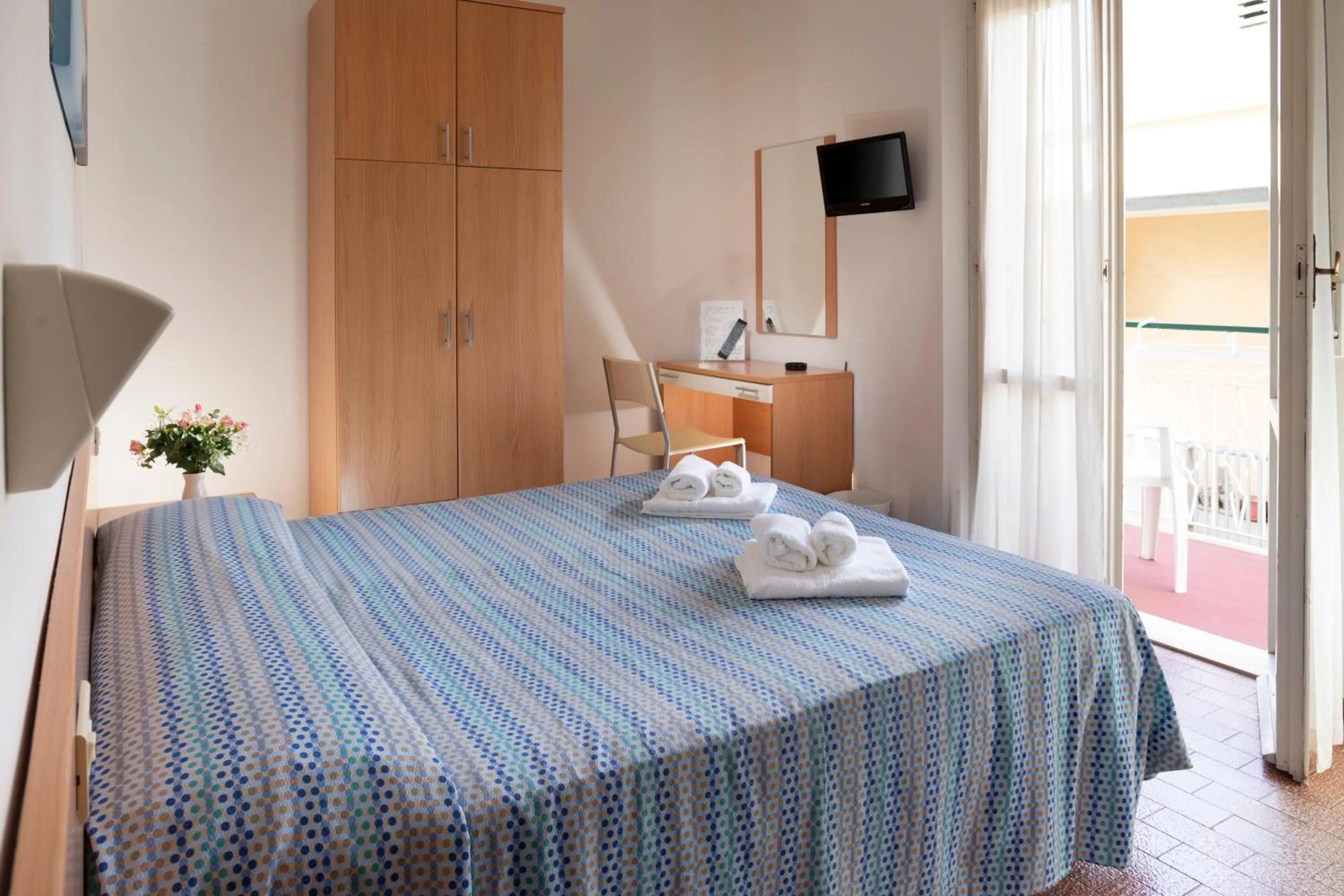 TV and multimedia, Bed in Hotel Mara