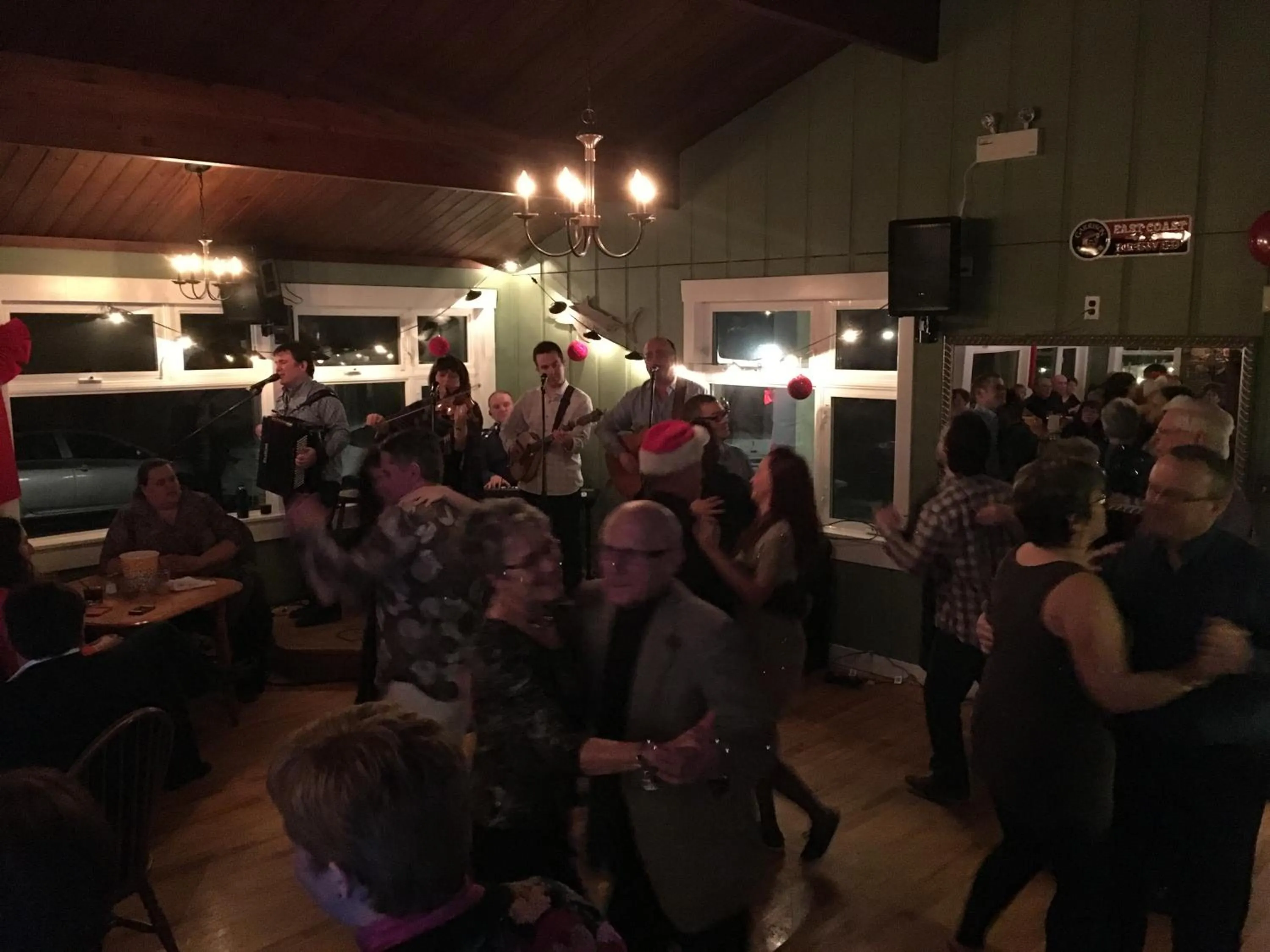 group of guests in The Iona Heights Inn