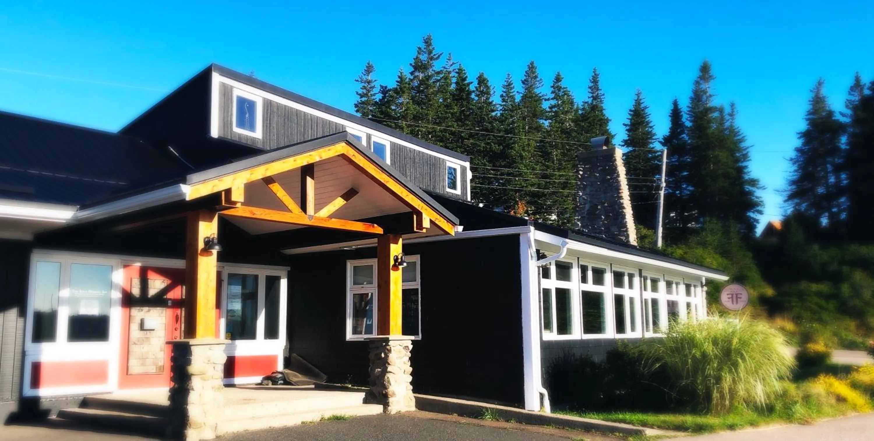 Property building in The Iona Heights Inn