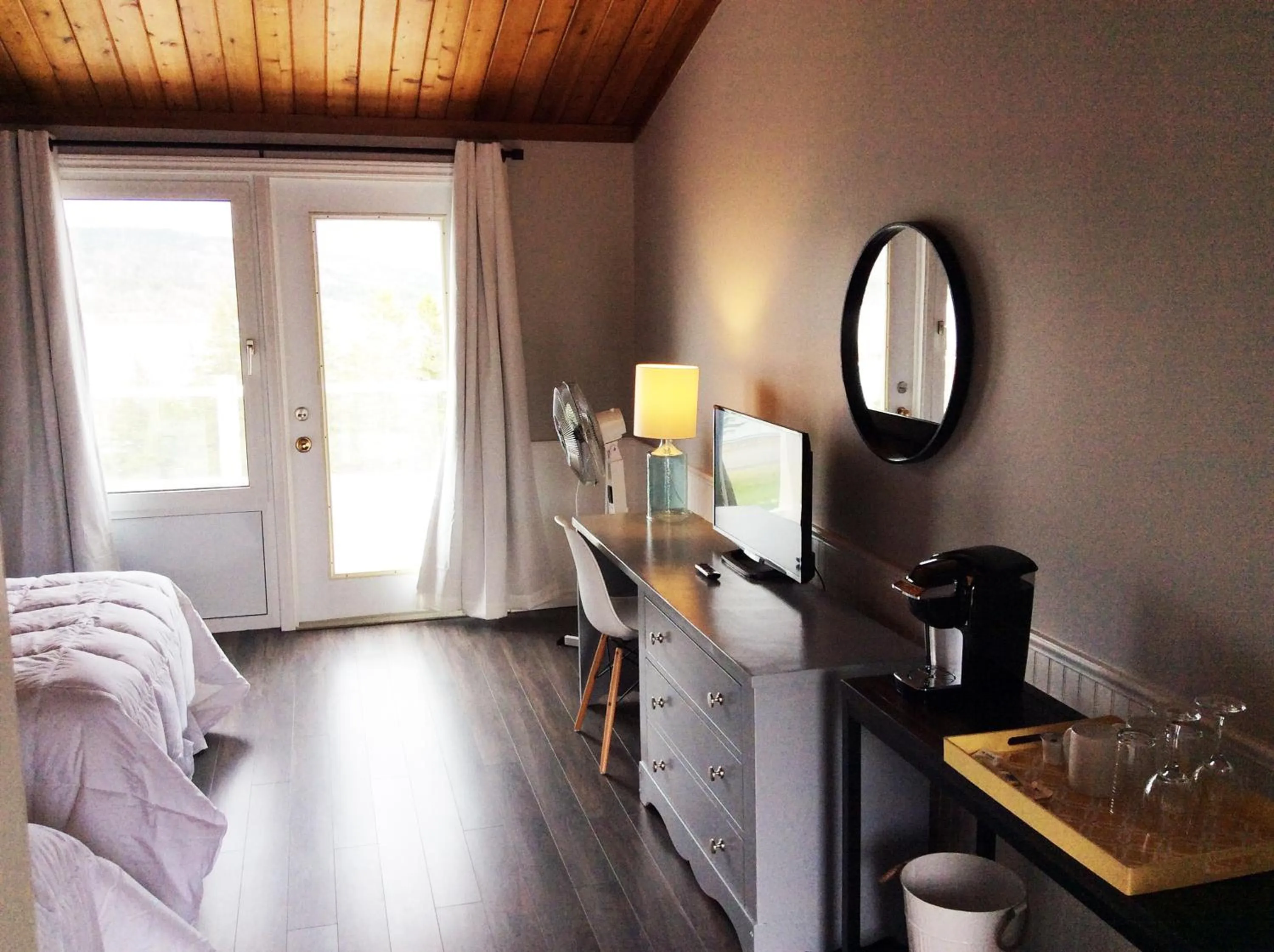 Bedroom in The Iona Heights Inn
