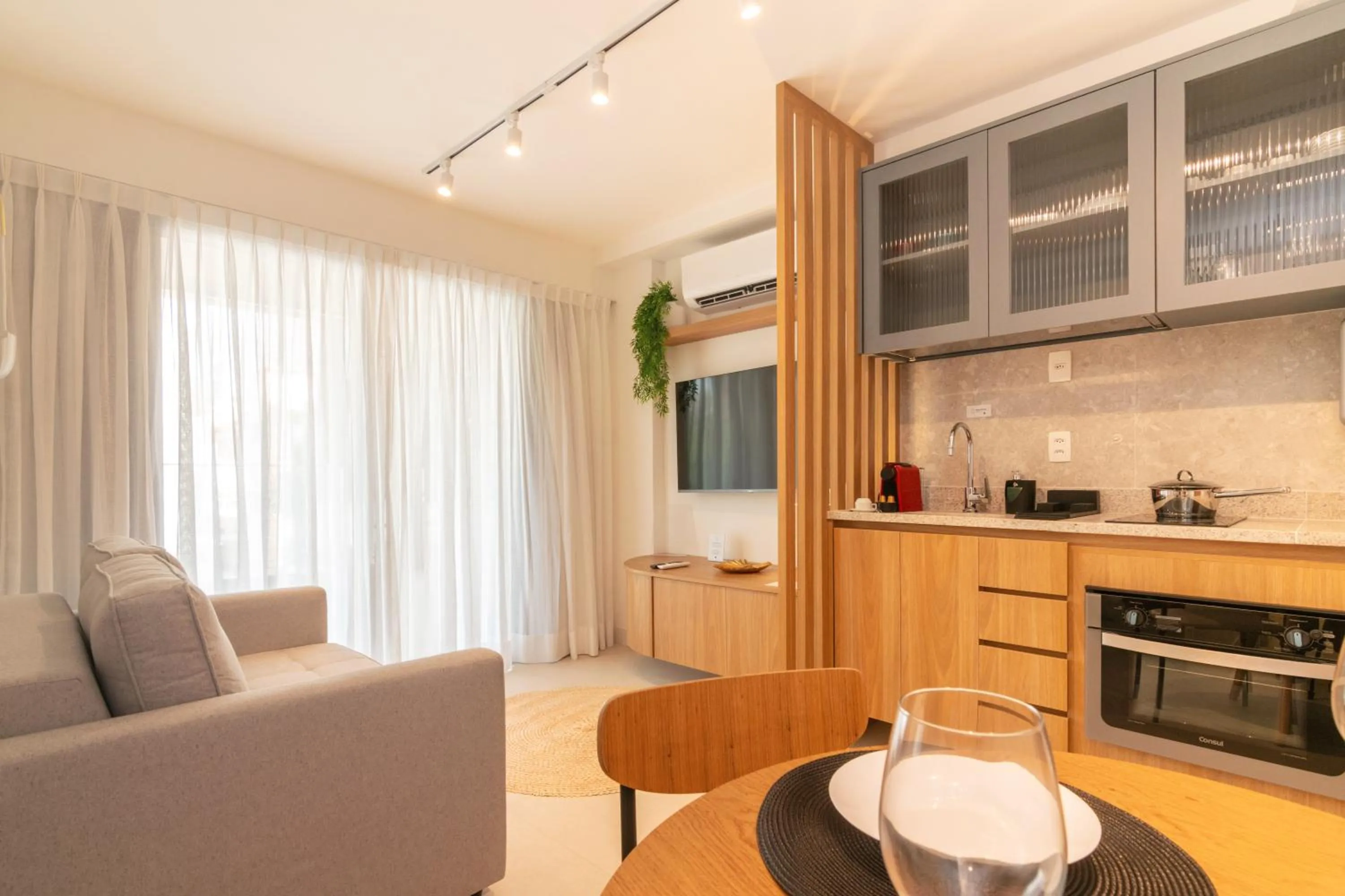 Day in Charlie Flora Jardim Botânico