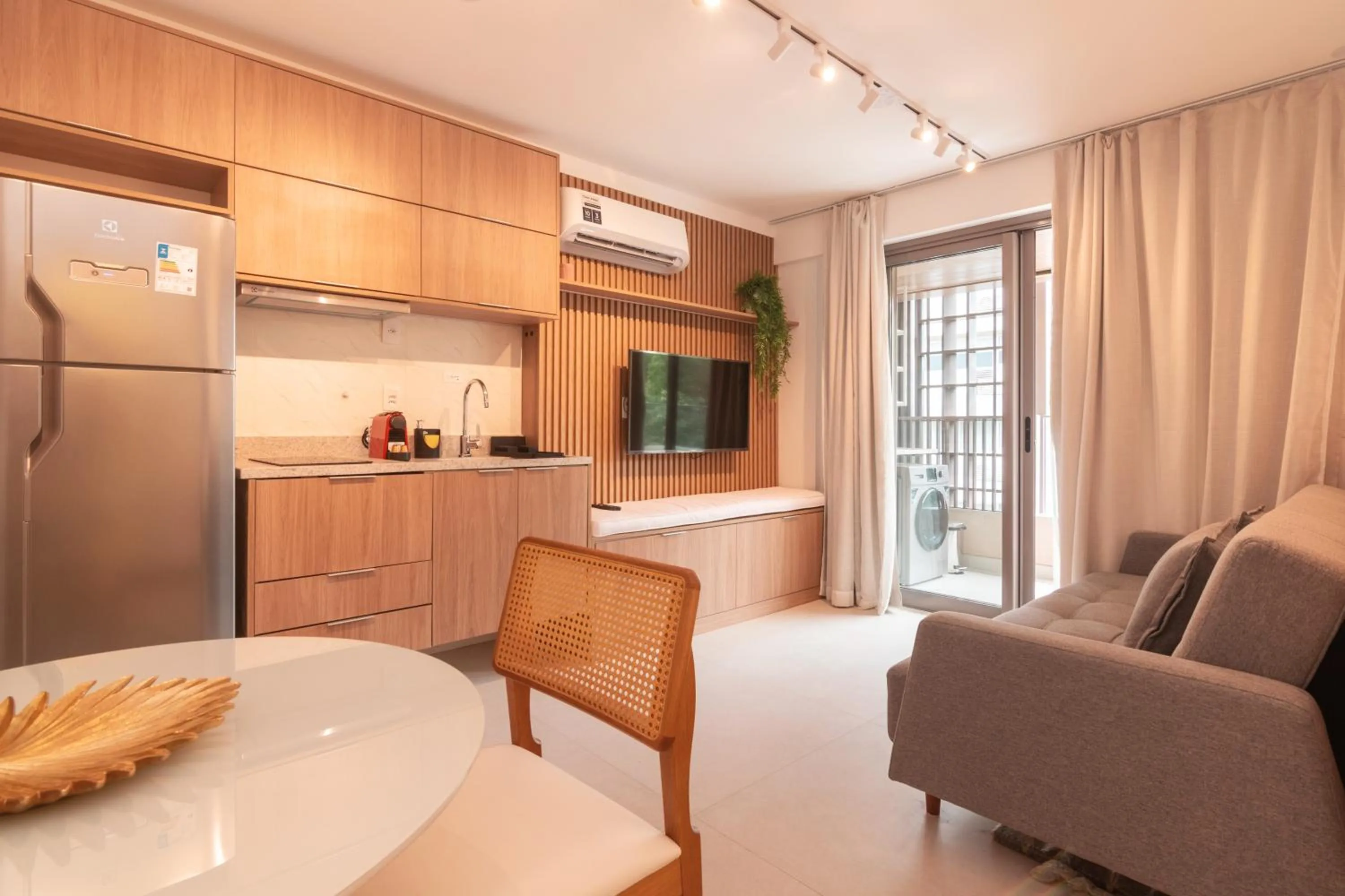 Day in Charlie Flora Jardim Botânico