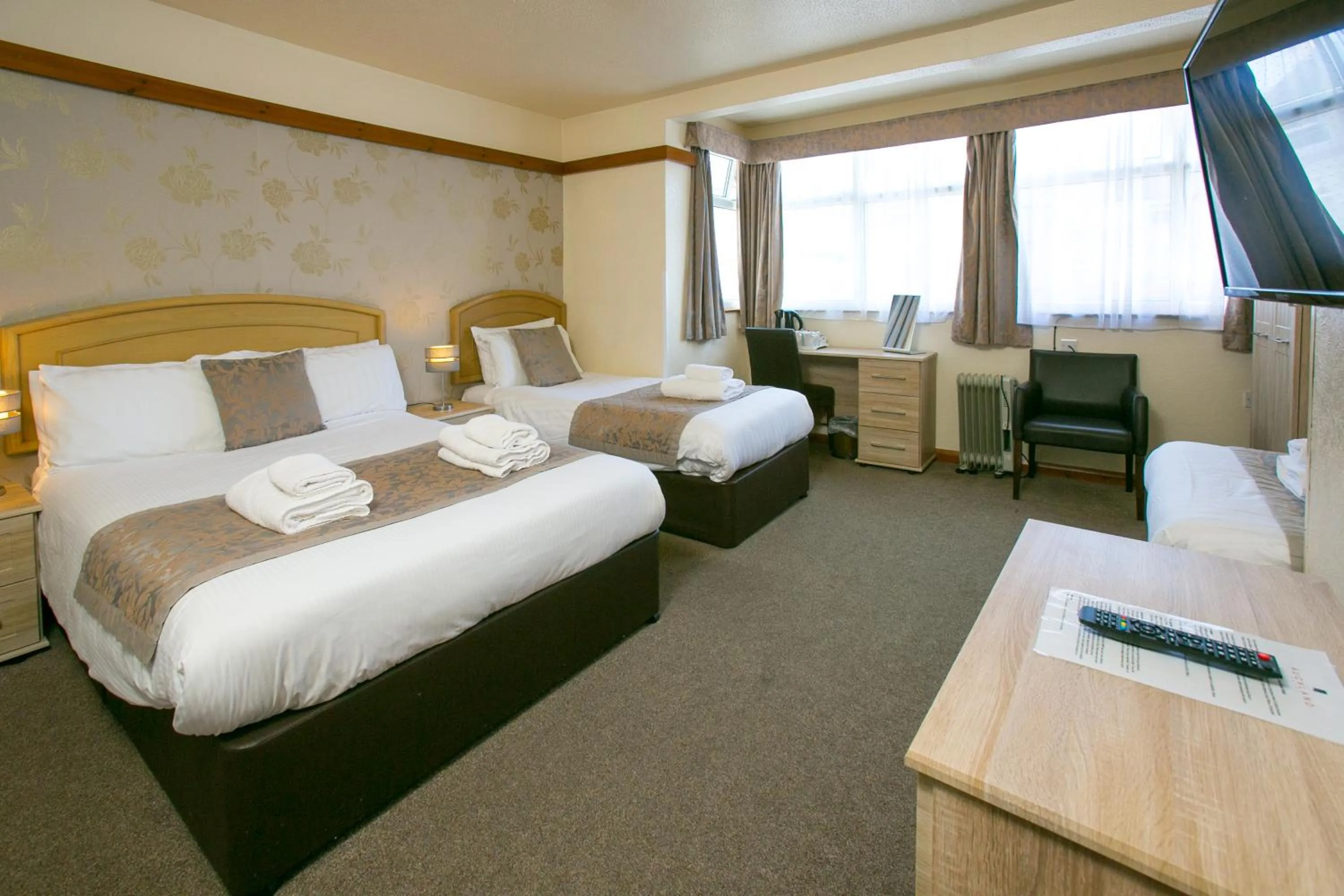 Bed in The Auckland Hotel