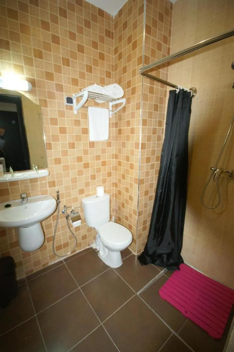 Toilet in INOU Hotel Aourir