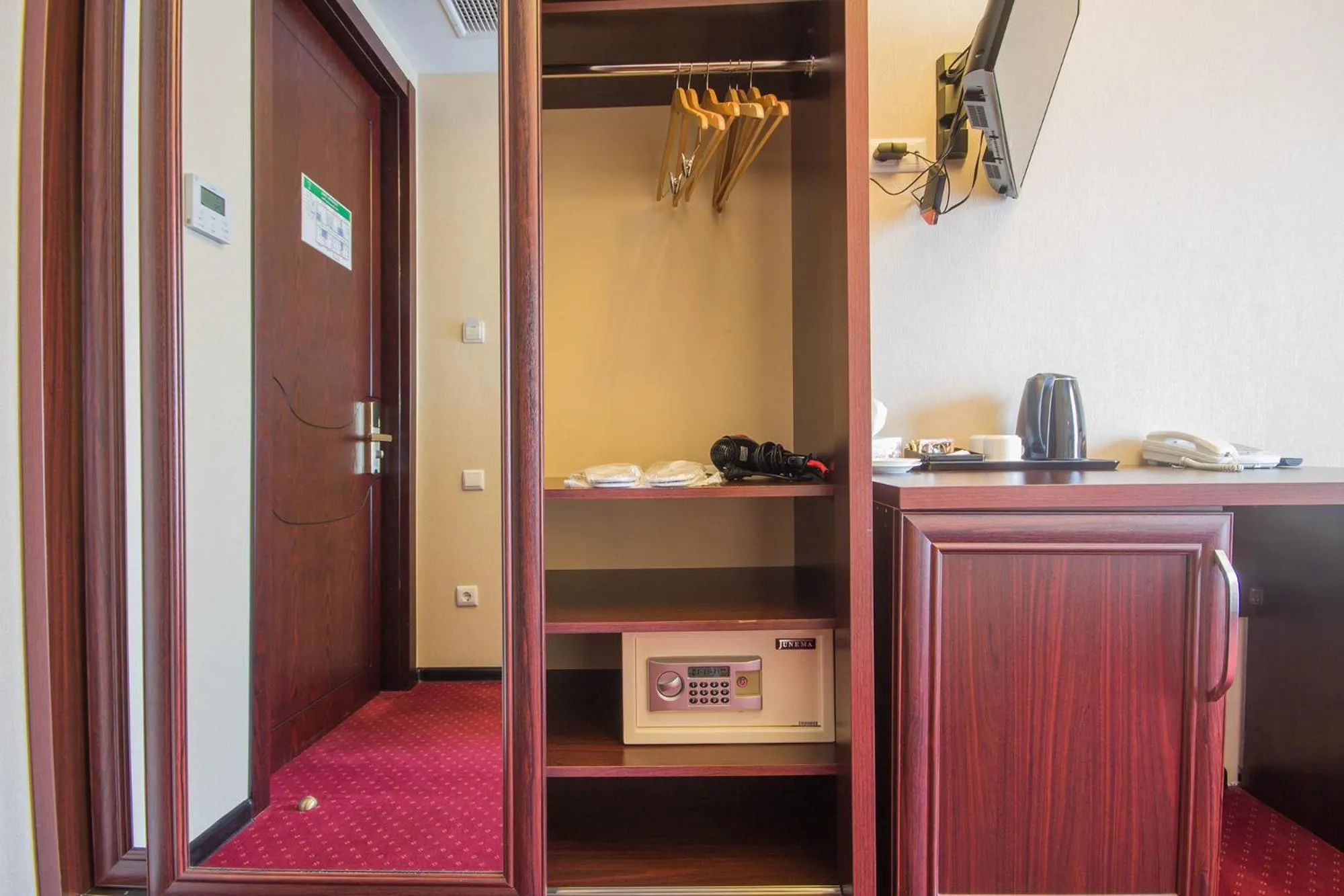 wardrobe in Marionn Hotel