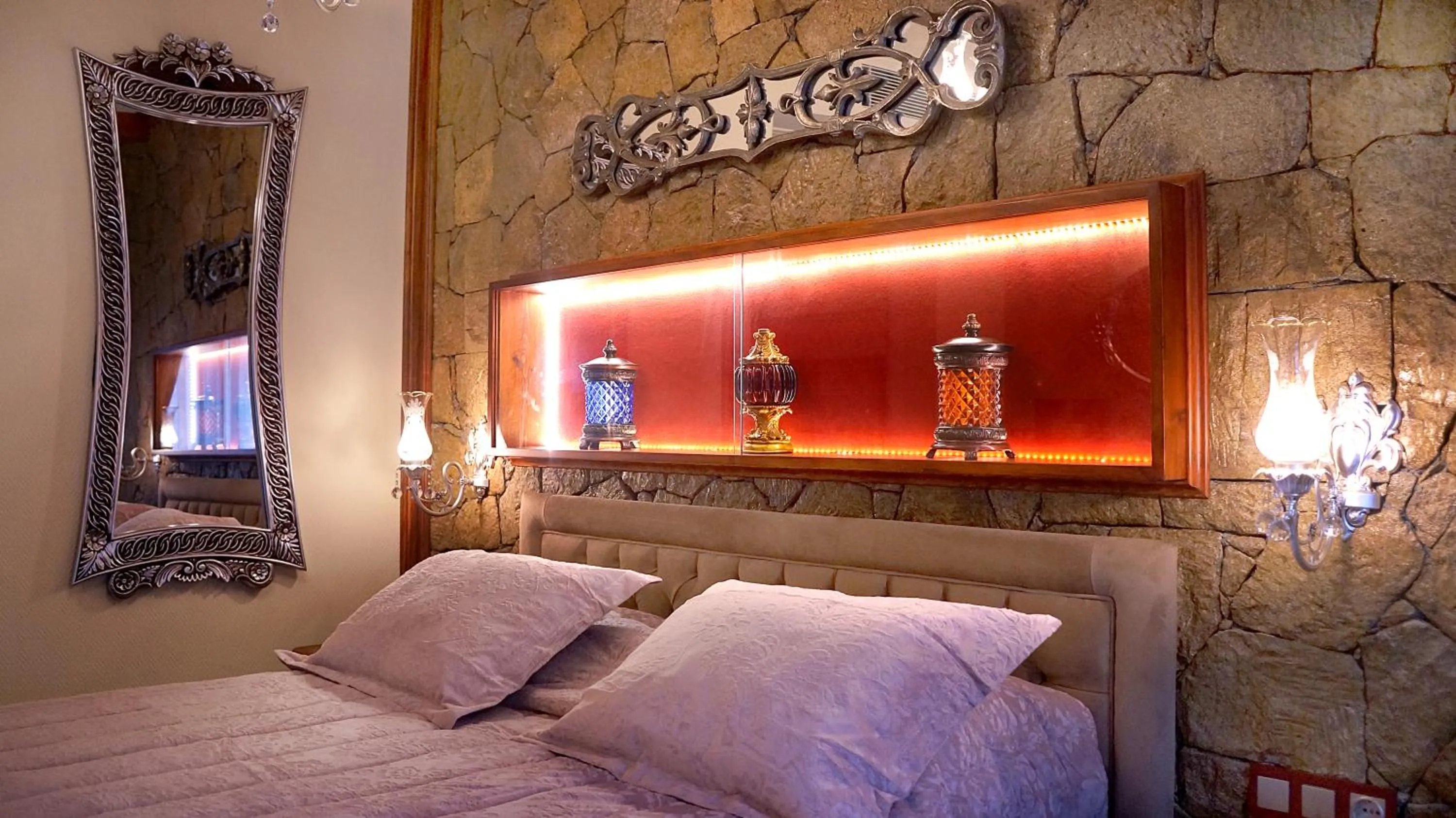 Decorative detail, Bed in Kazdaglari Karye Müze Hotel