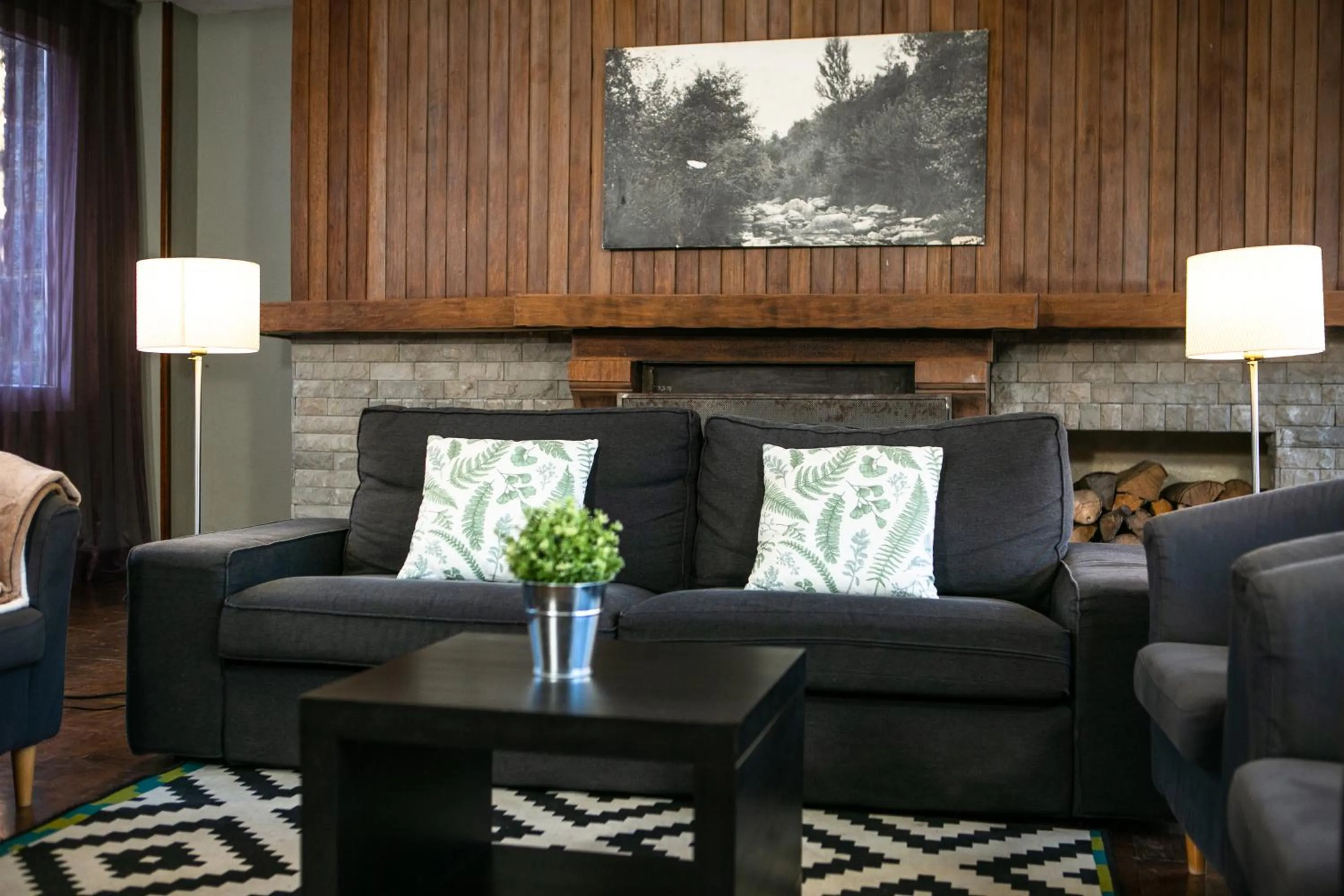 Communal lounge/ TV room in Hotel SNÖ Condes del Pallars