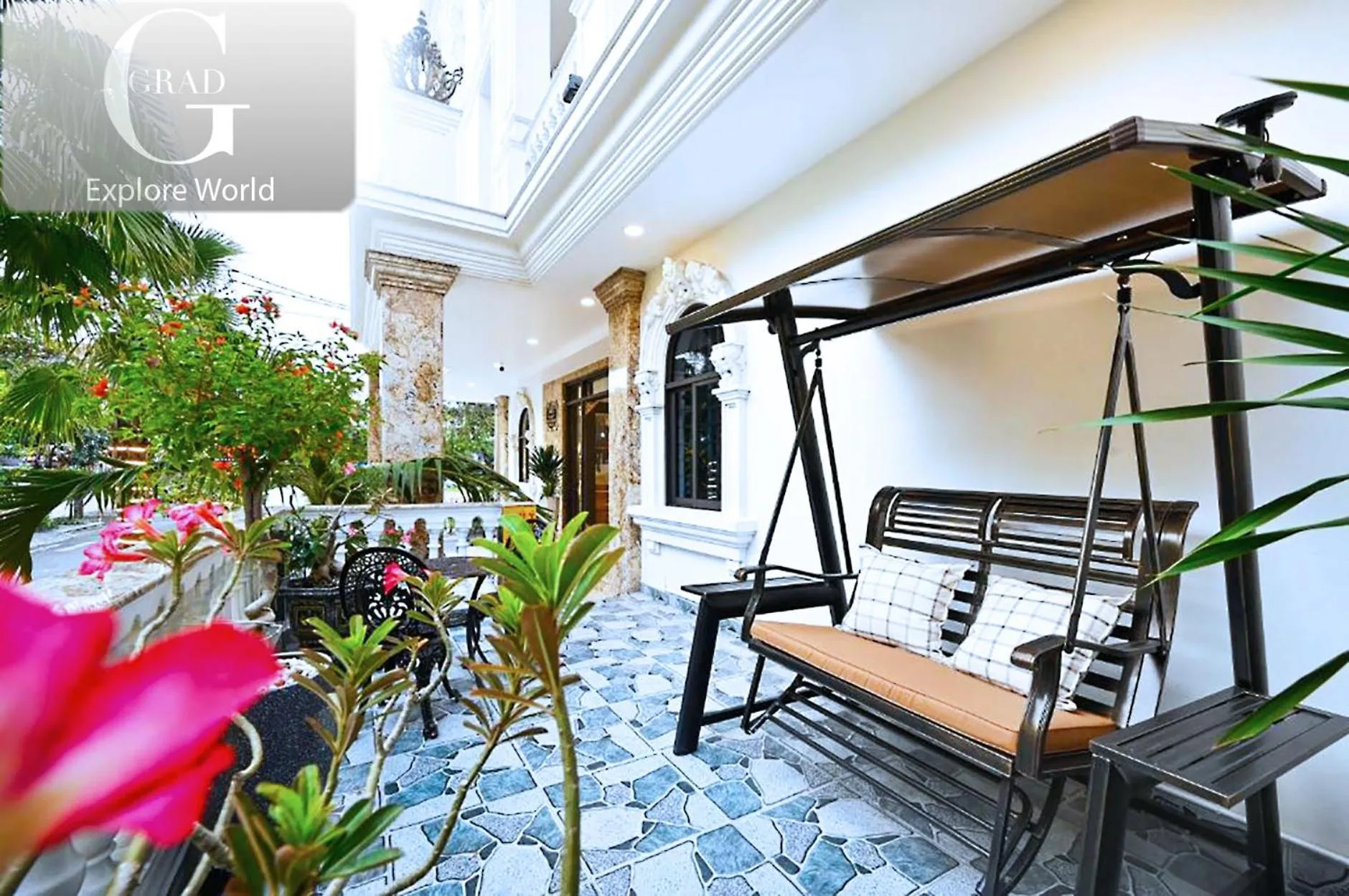 Patio in Ly Ly Hotel 2