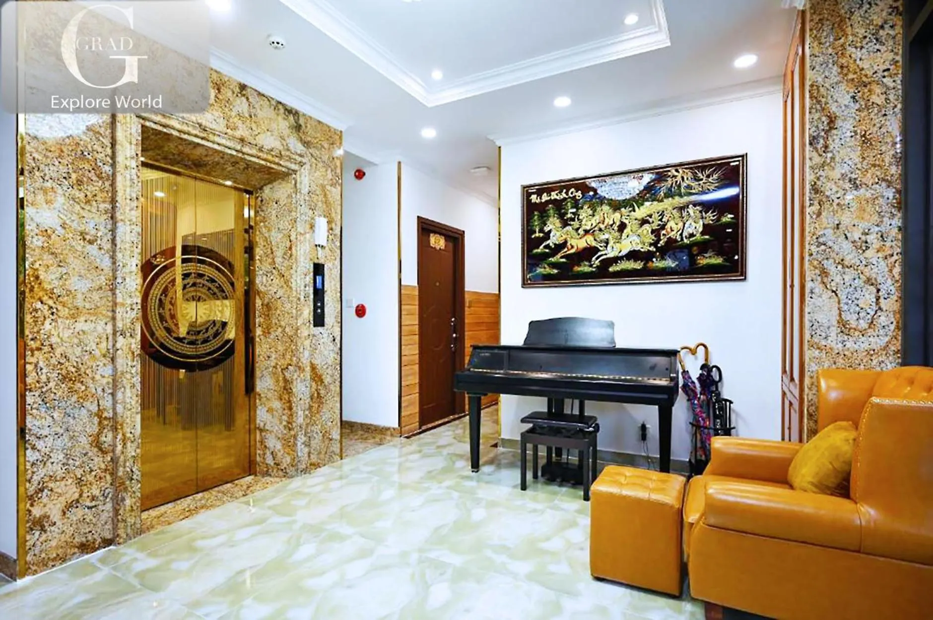 TV and multimedia in Ly Ly Hotel 2