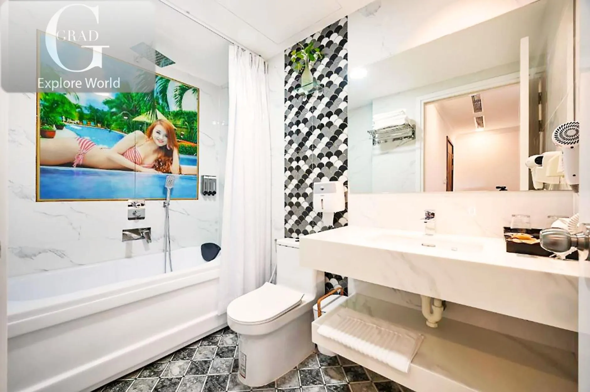 Shower in Ly Ly Hotel 2