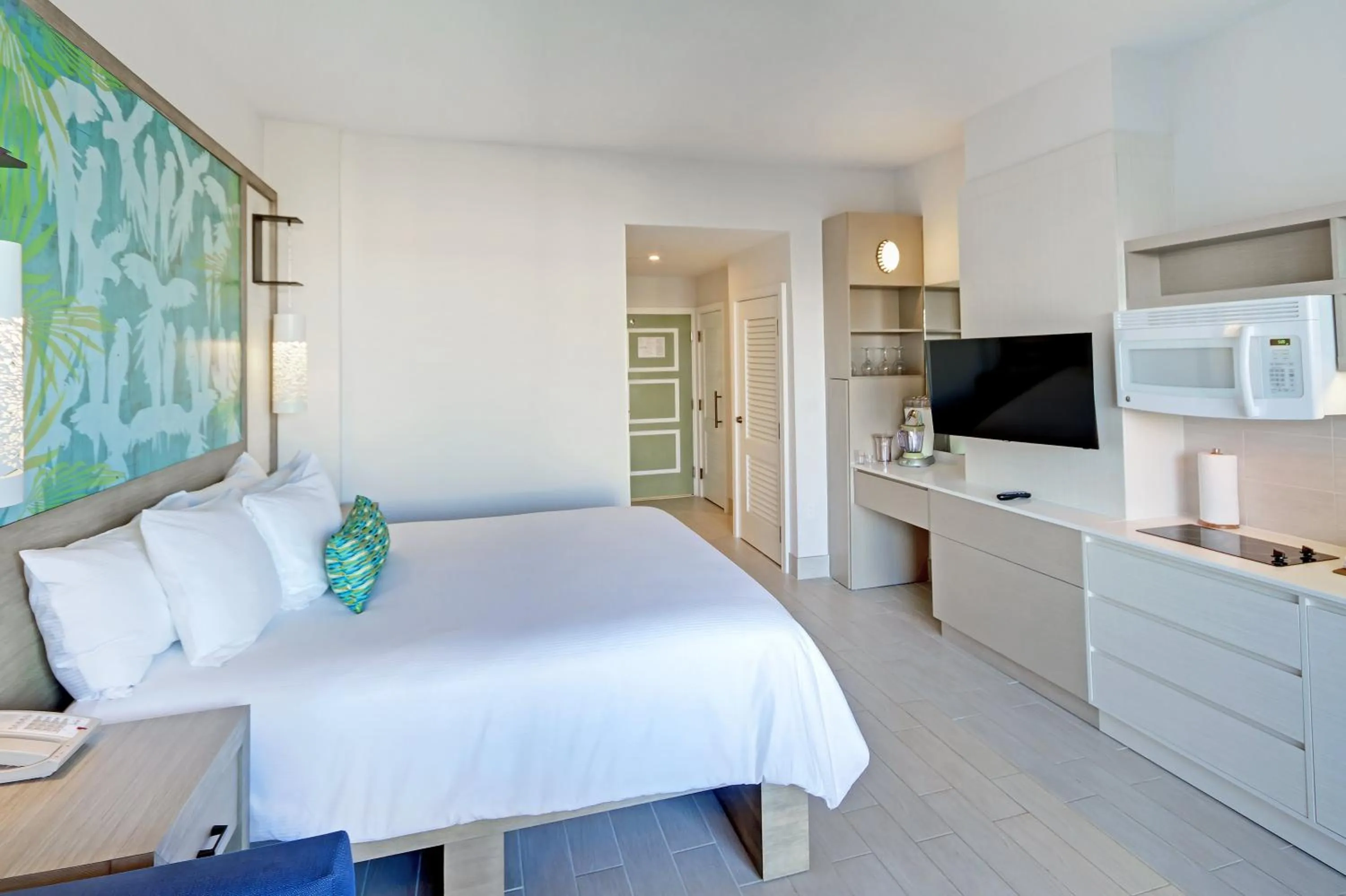 Bedroom, Bed in Margaritaville Vacation Club - Rio Mar