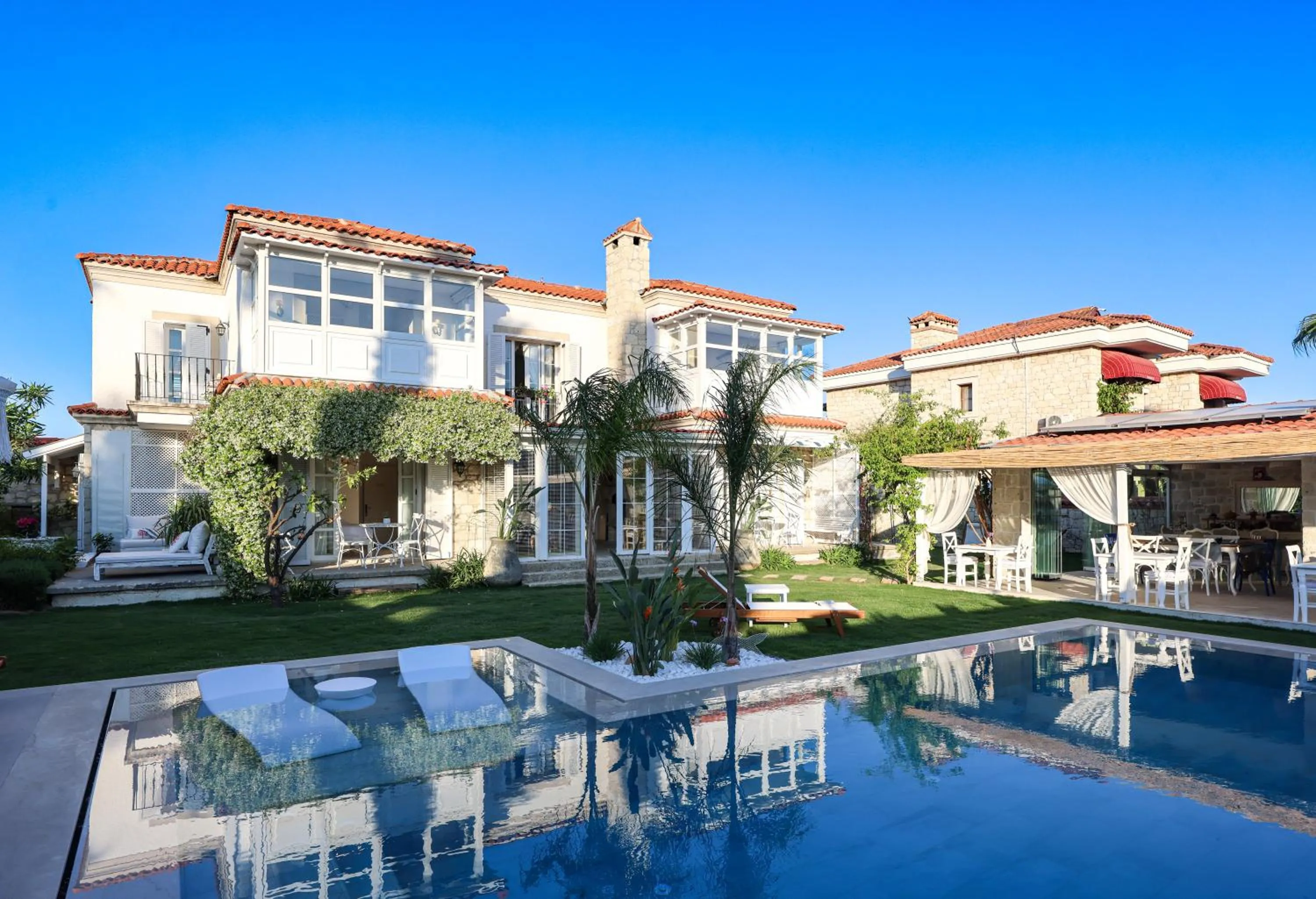 Pool view in Pera Alaçatı