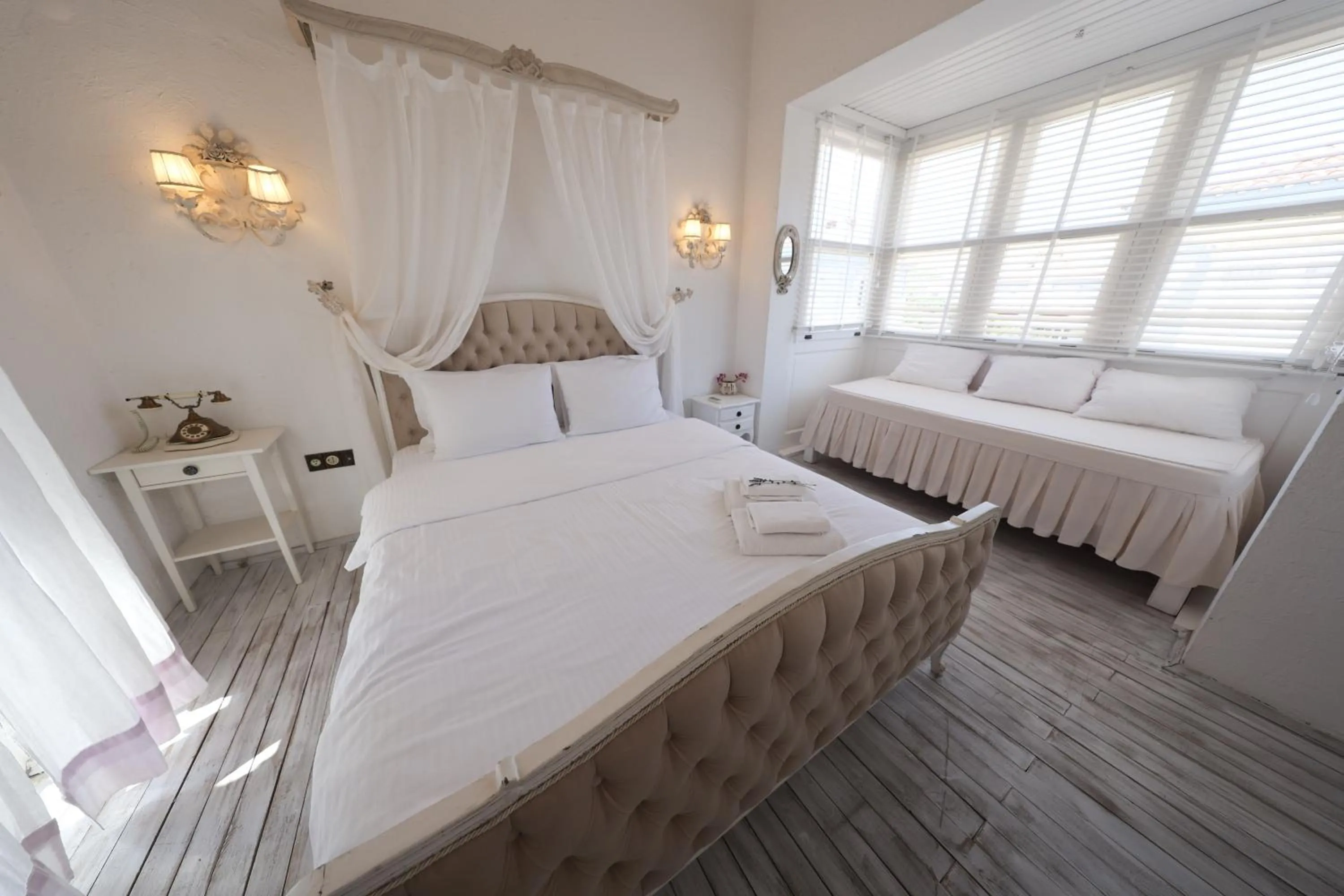 Bed in Pera Alaçatı