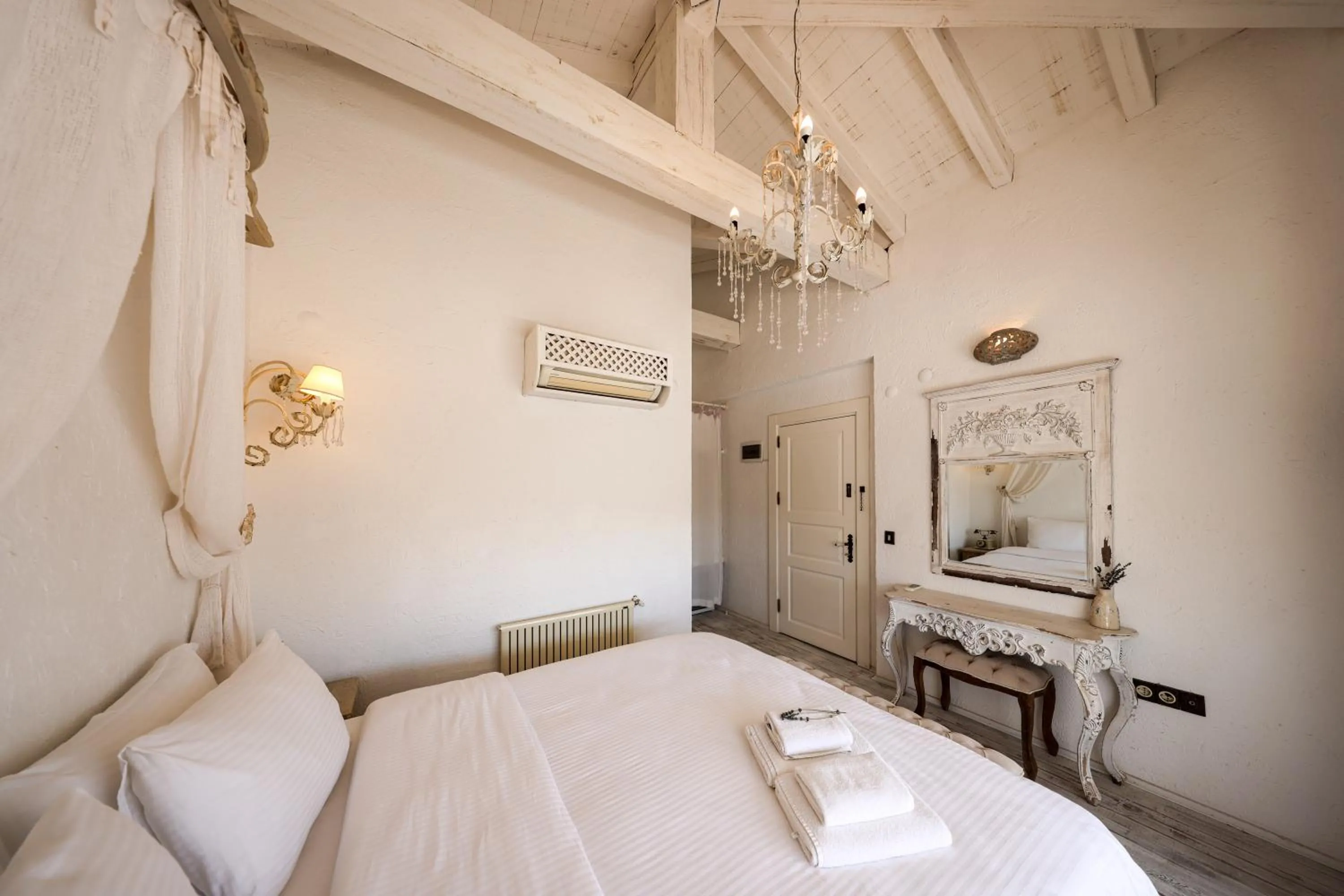 Bed in Pera Alaçatı