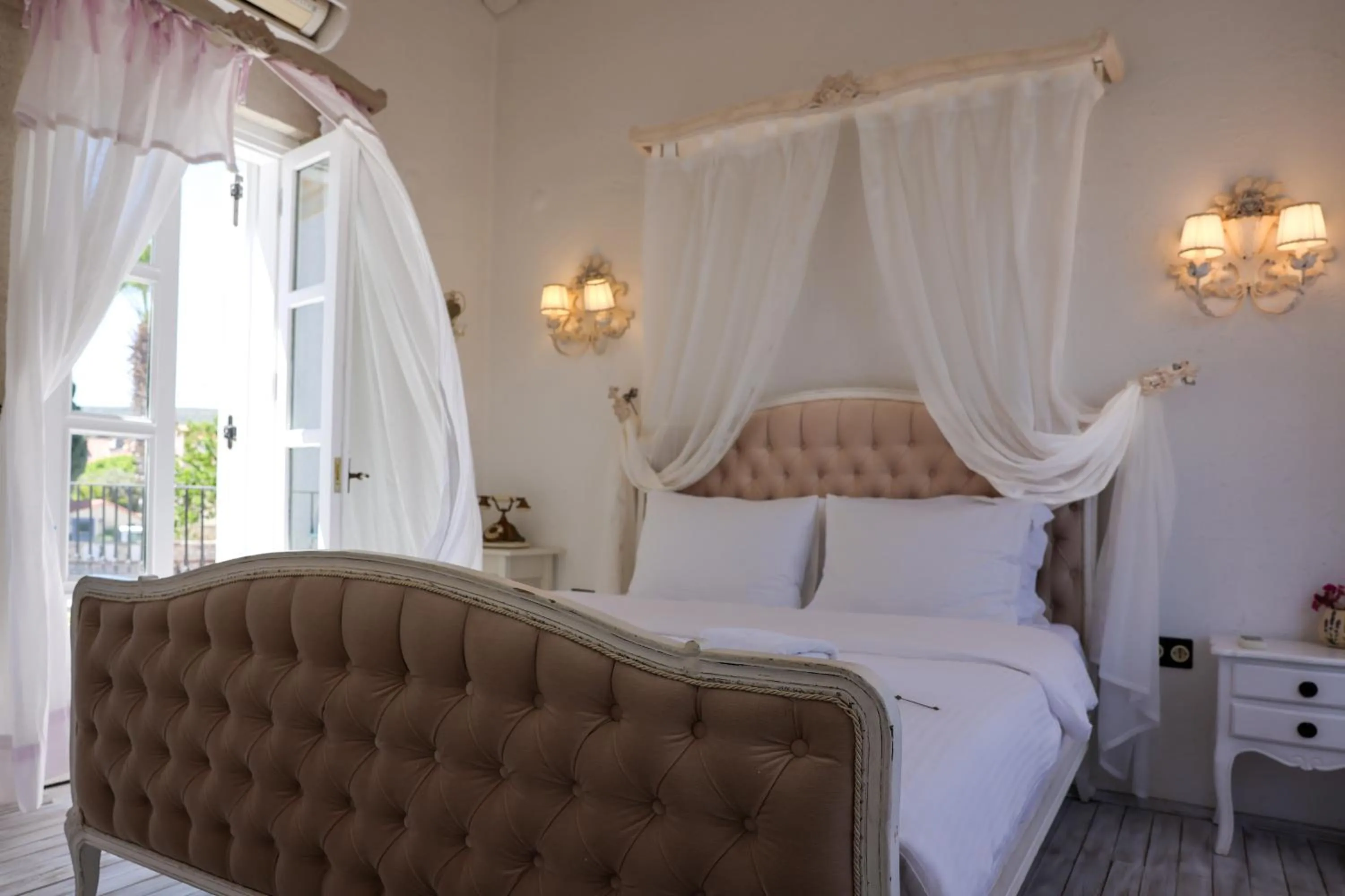 Bed in Pera Alaçatı