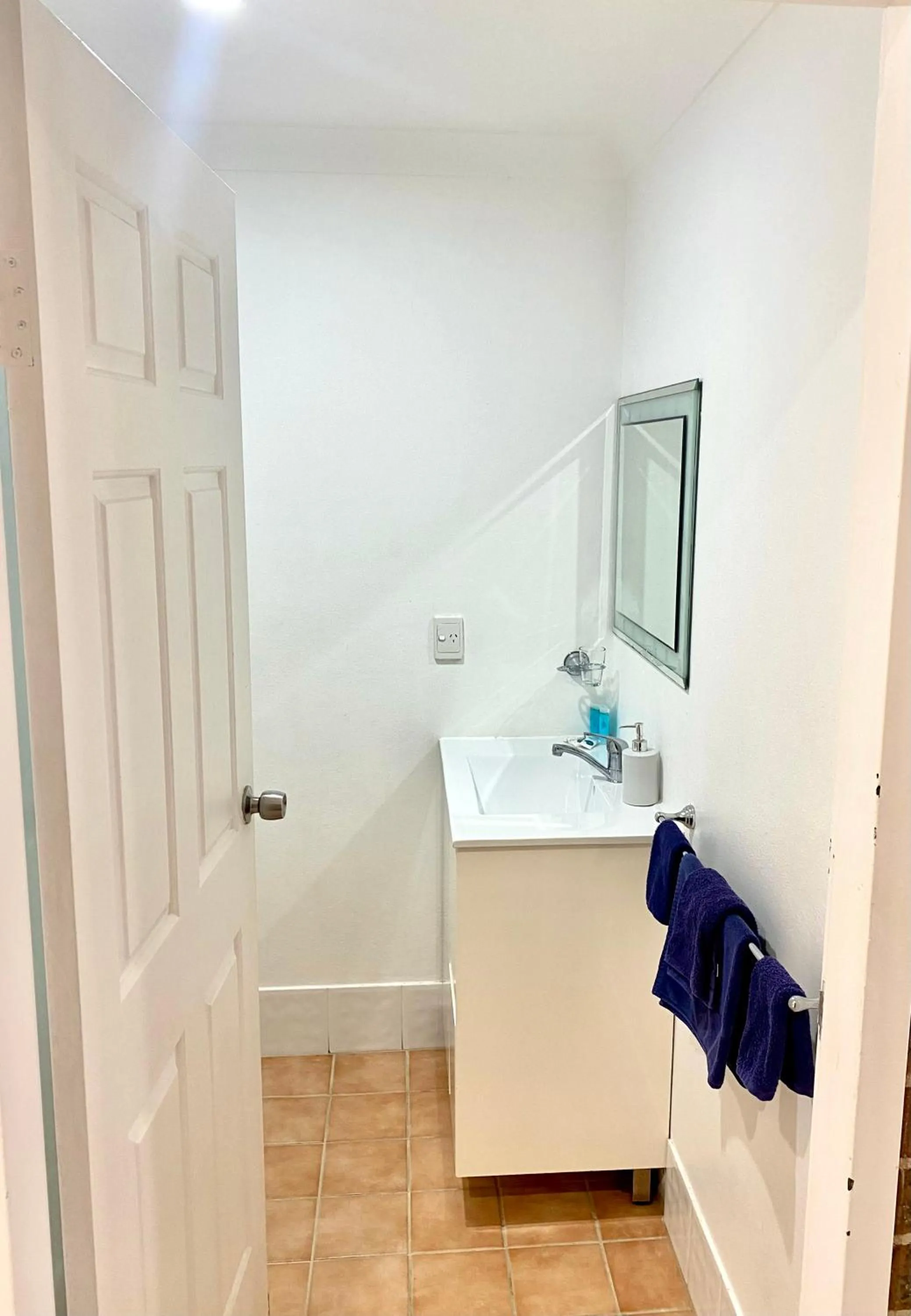 Bathroom in Buccaneer Motel