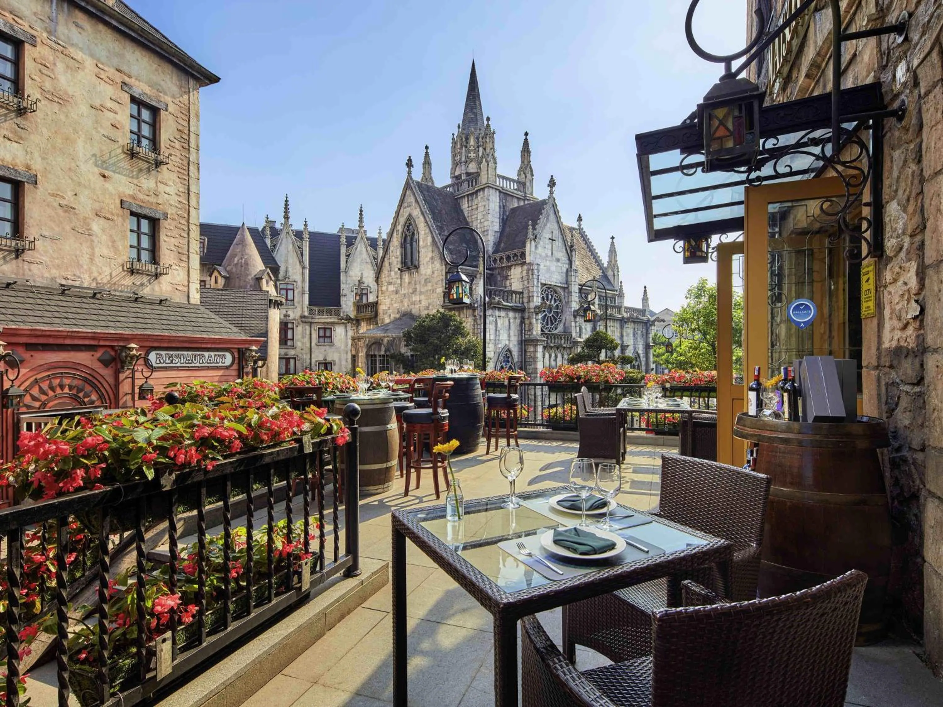 Restaurant/places to eat in Mercure Danang French Village Bana Hills